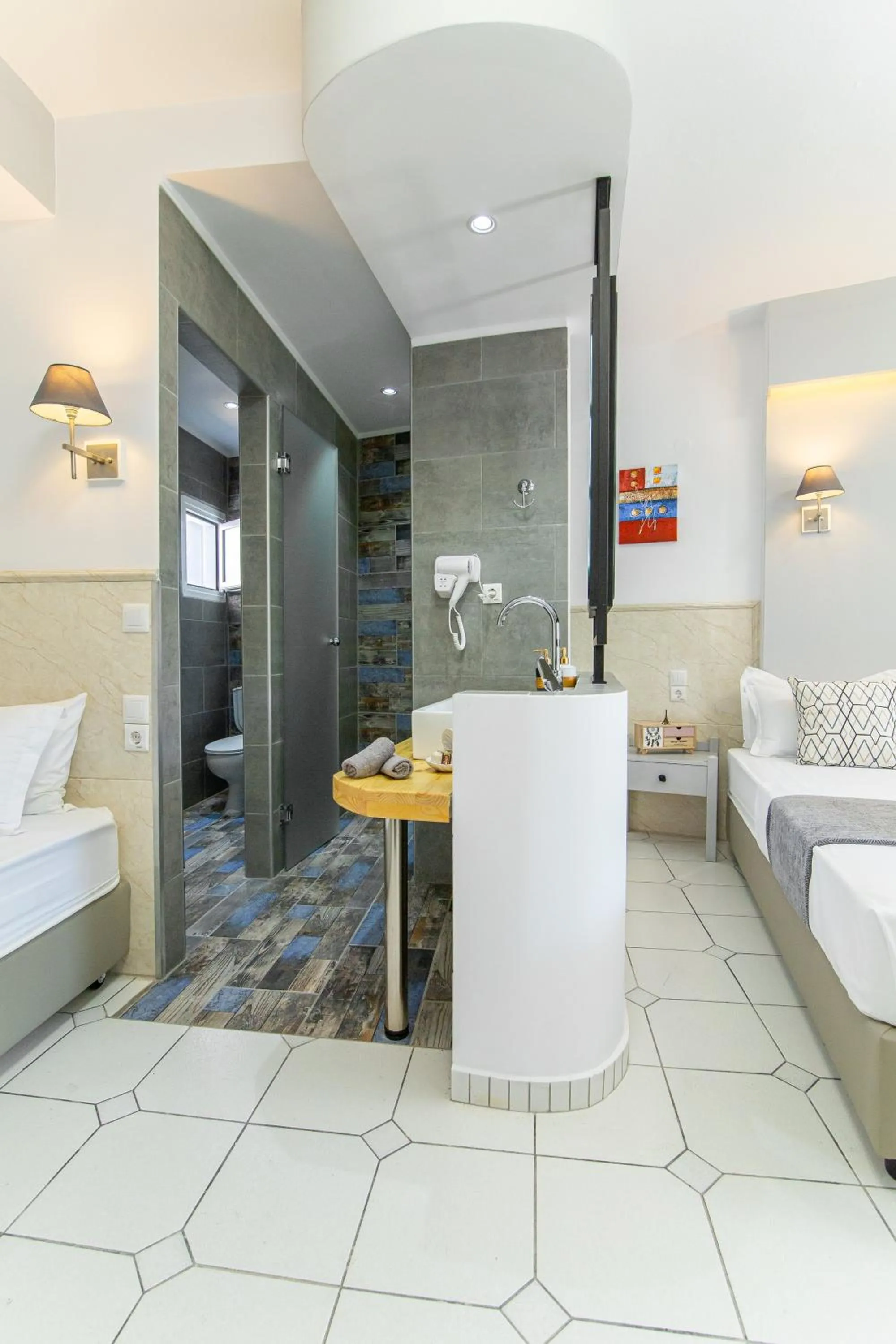 Bathroom, Bed in ICandy Sol