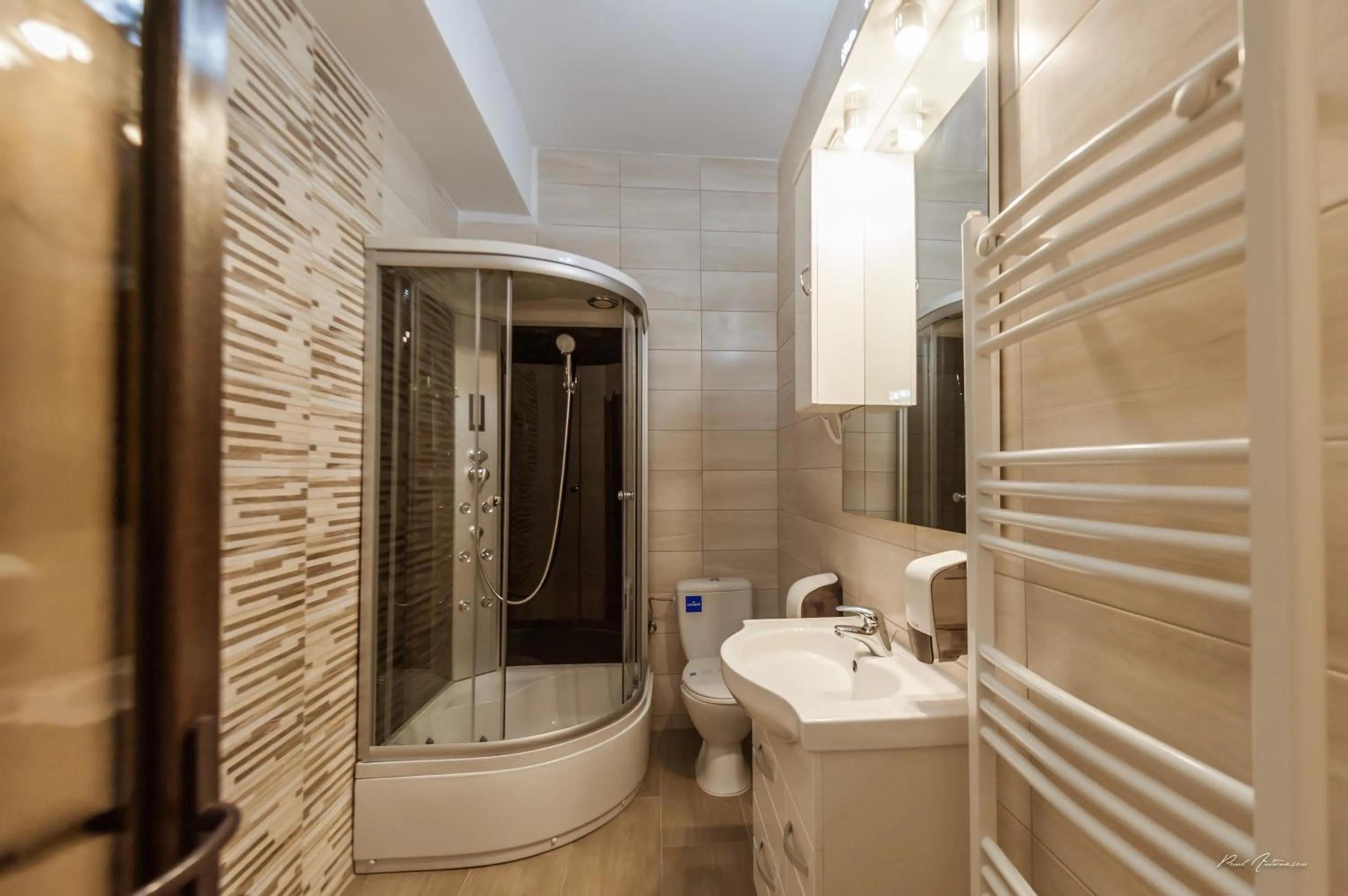 Shower in Dany Rent A Home