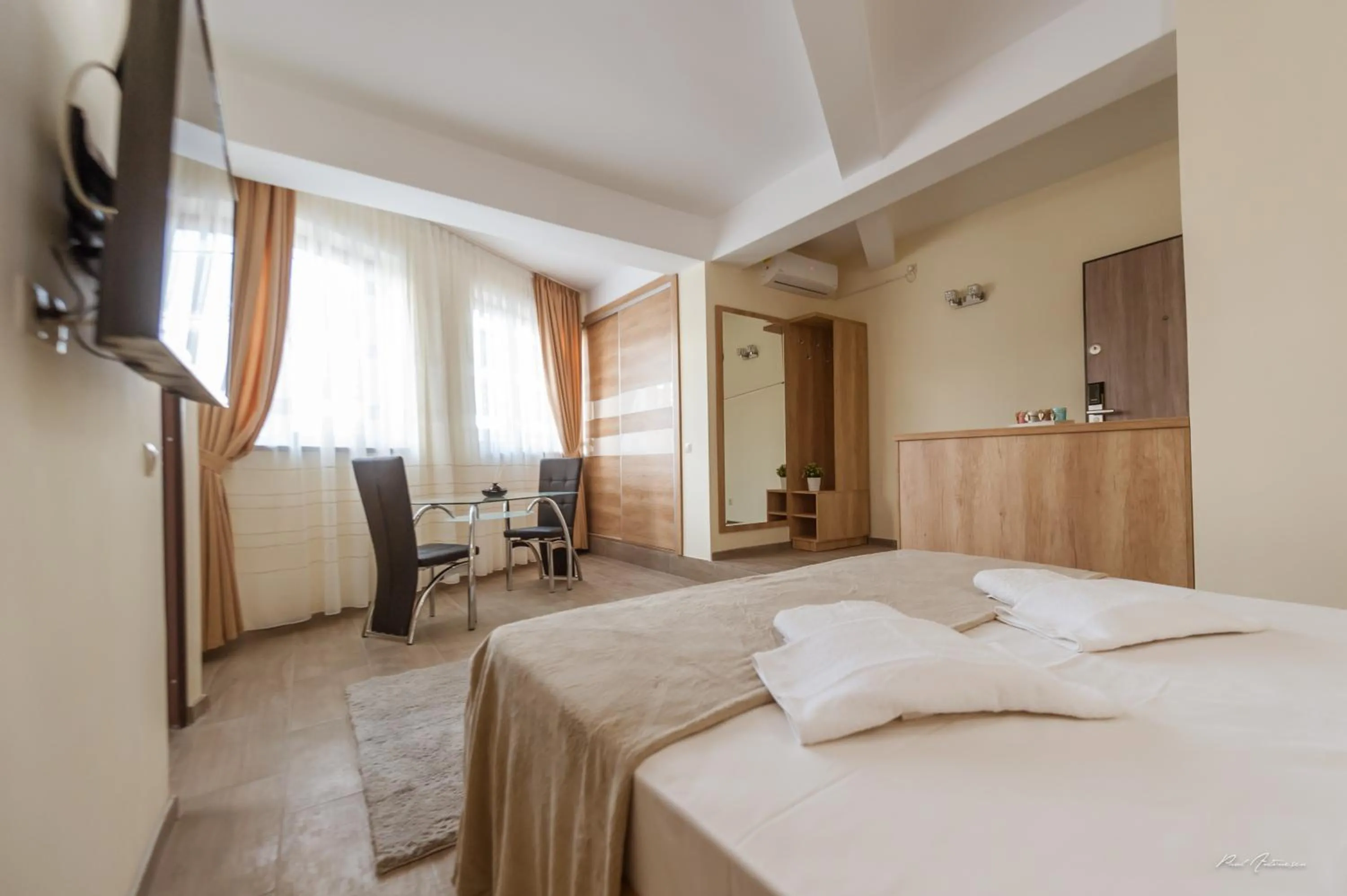 Bedroom, Bed in Dany Rent A Home