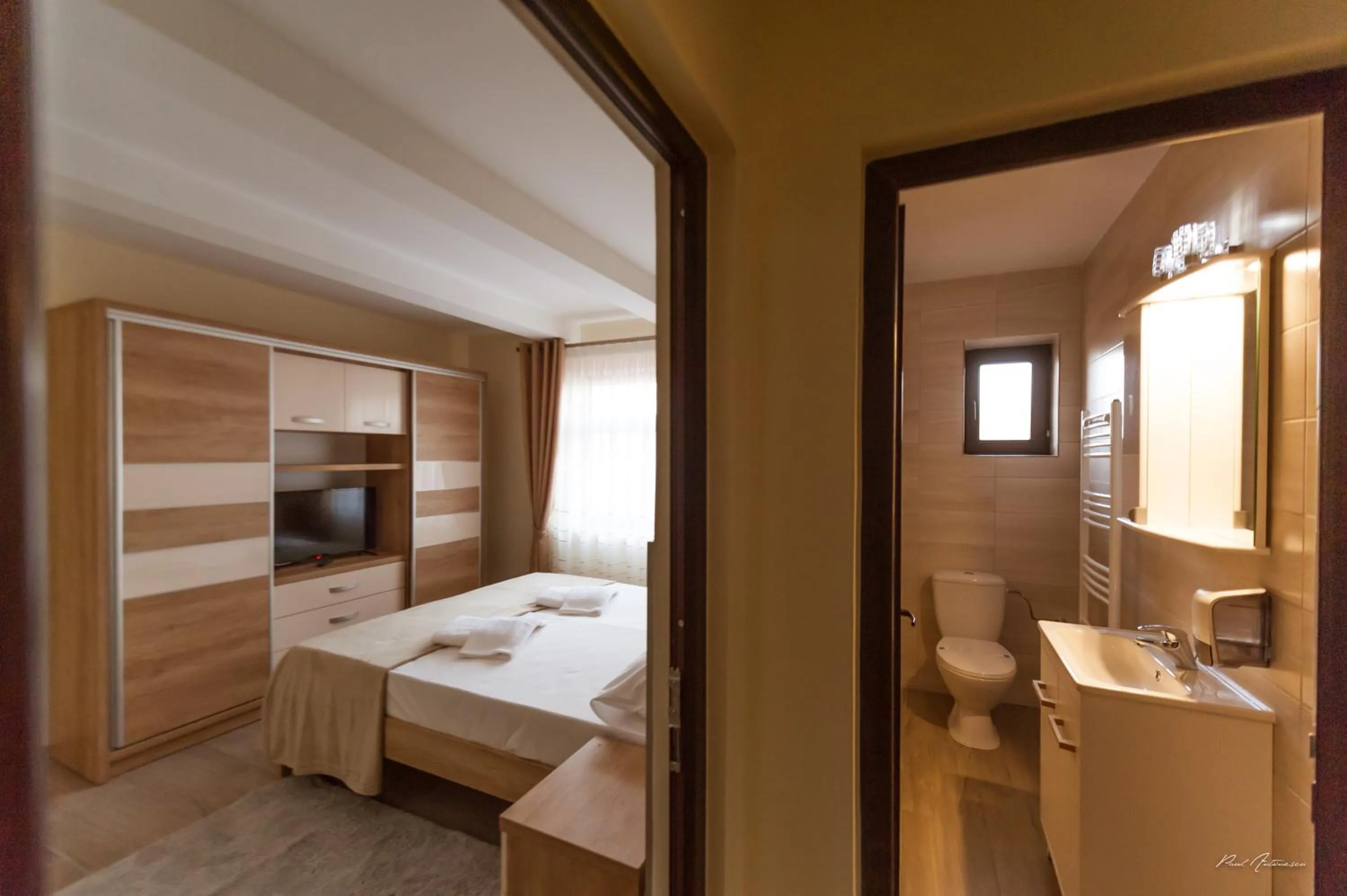 Bathroom, Bed in Dany Rent A Home