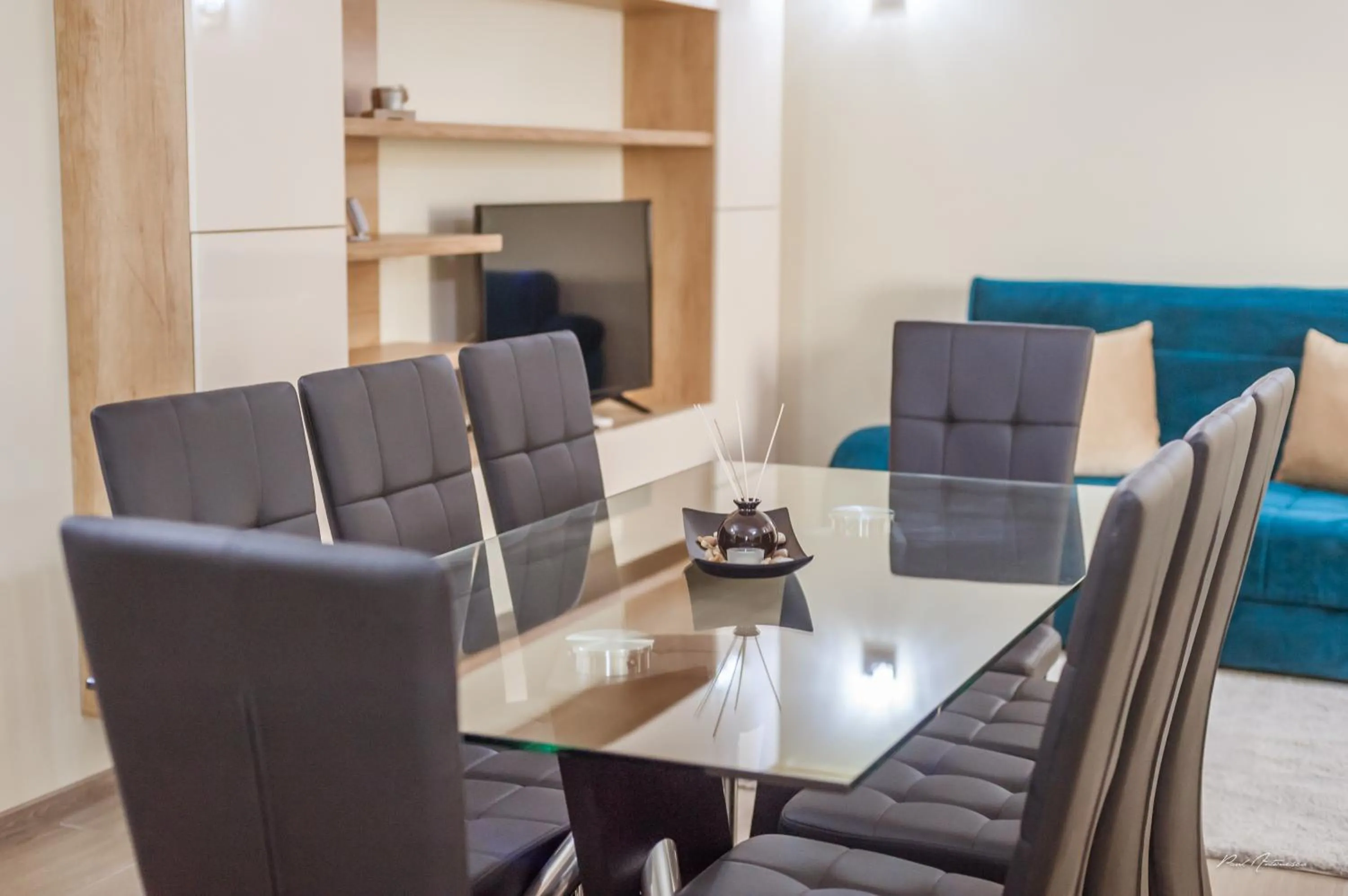 Dining area in Dany Rent A Home