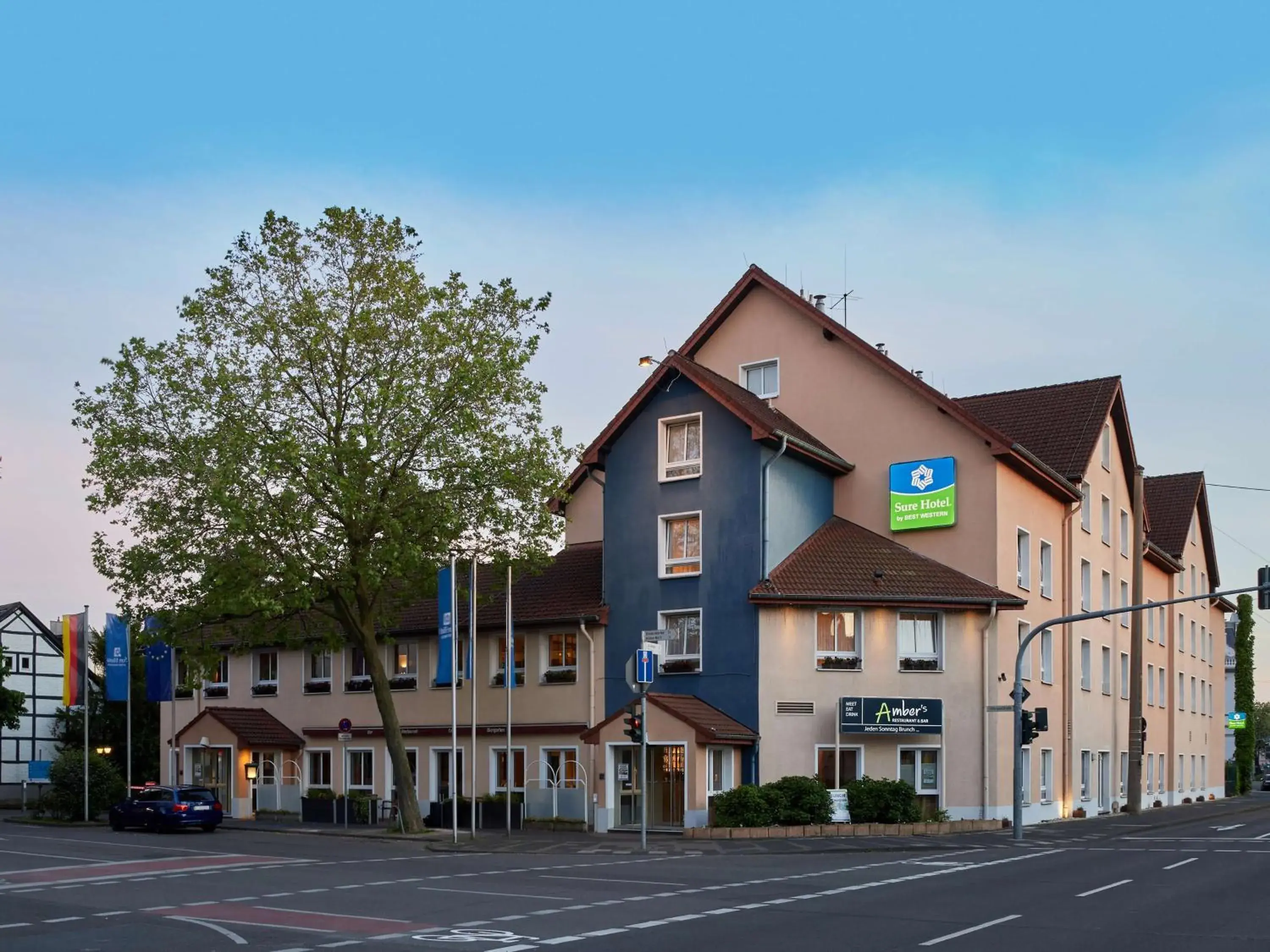 Property building in Sure Hotel by Best Western Hilden-Düsseldorf Property building in Sure Hotel by Best Western Hilden-Düsseldorf