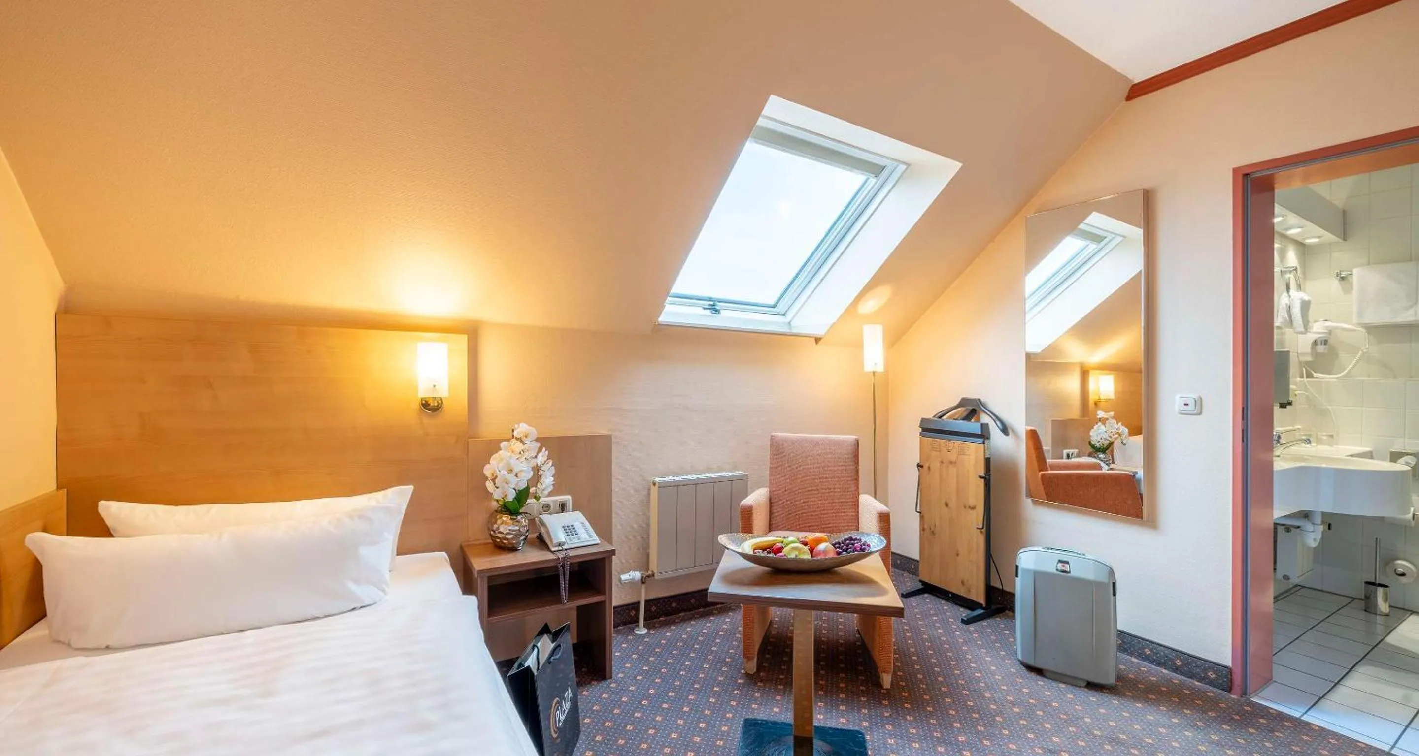 Bedroom, Bed in Sure Hotel by Best Western Hilden-Düsseldorf