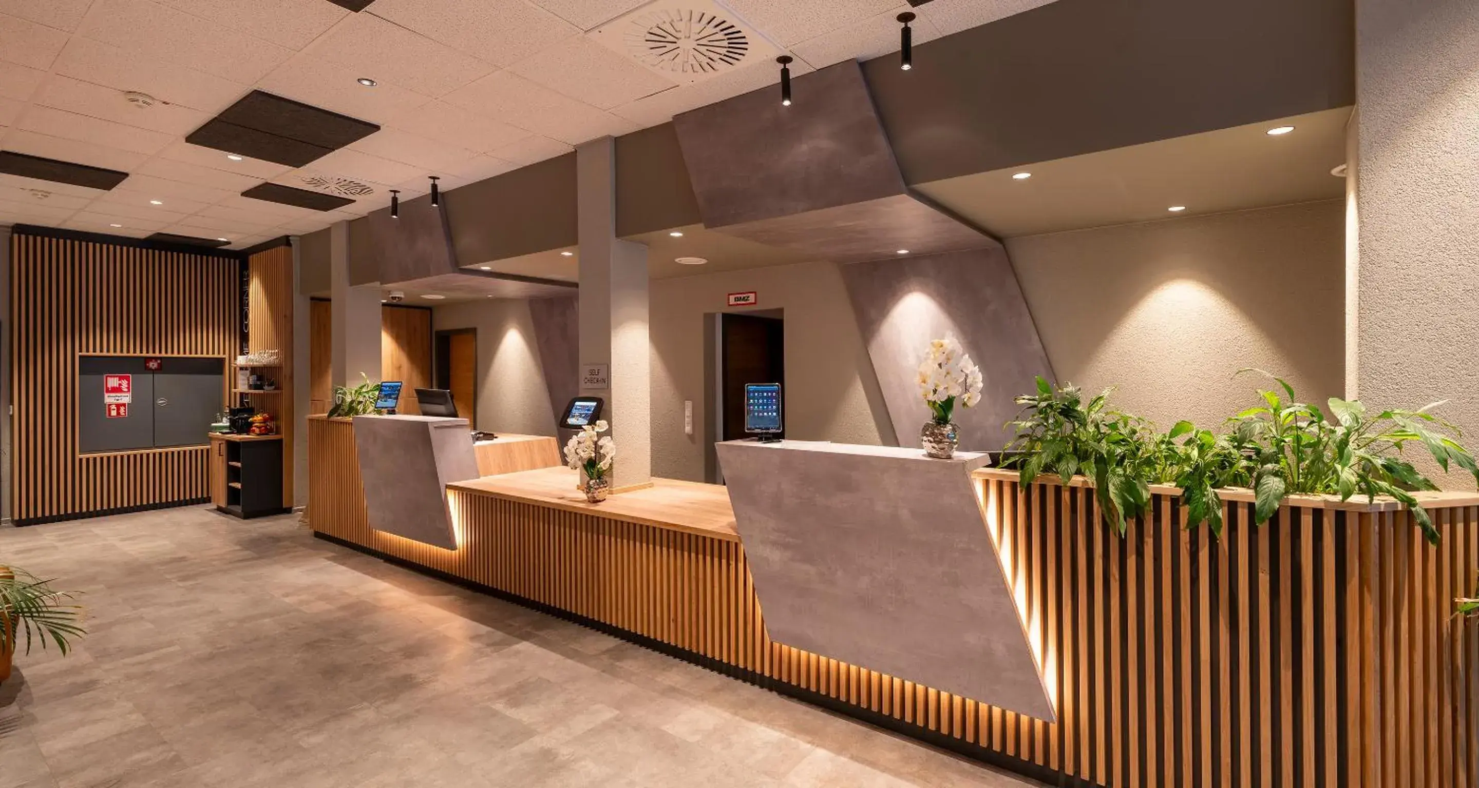 Lobby or reception in Sure Hotel by Best Western Hilden-Düsseldorf Lobby or reception in Sure Hotel by Best Western Hilden-Düsseldorf