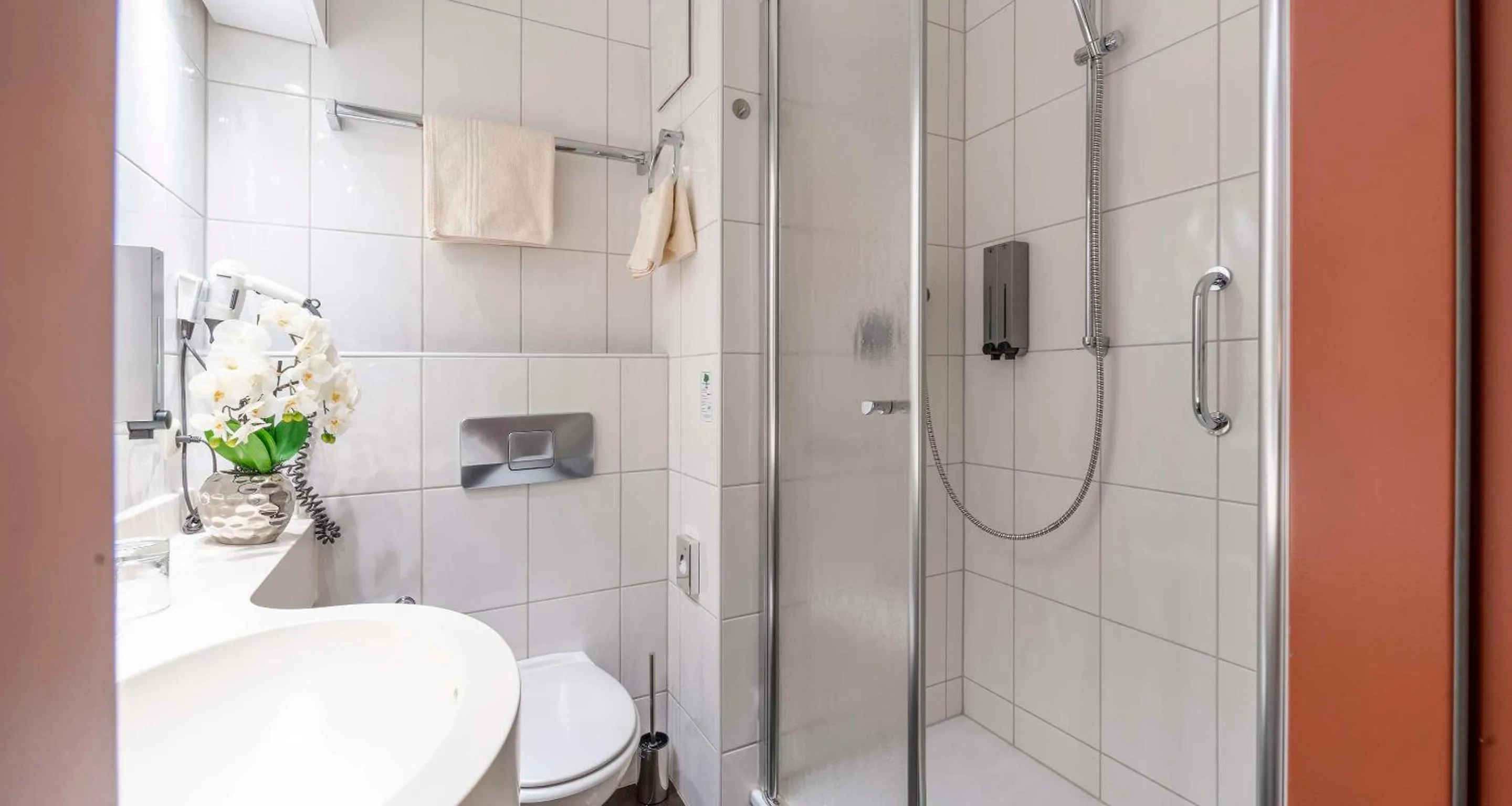 Bathroom in Sure Hotel by Best Western Hilden-Düsseldorf