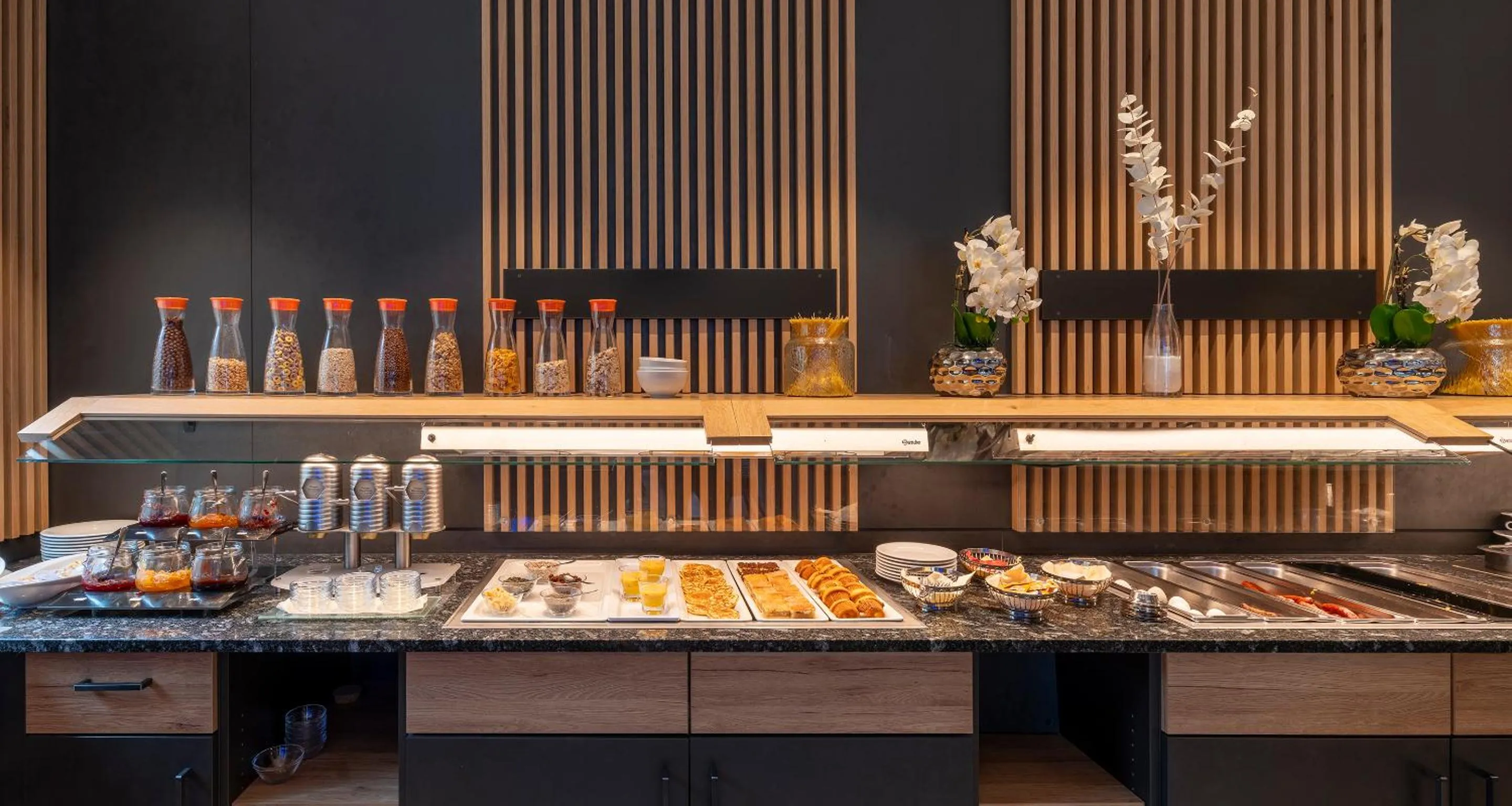 Buffet breakfast in Sure Hotel by Best Western Hilden-Düsseldorf