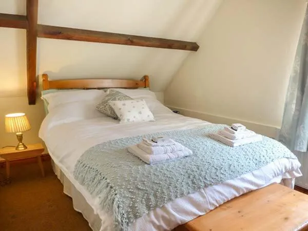 Bed in Quakers Cottage