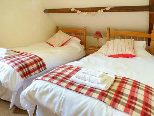 Bed in Quakers Cottage