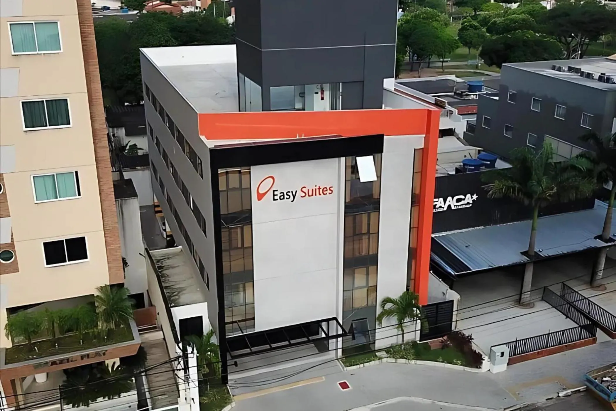 Property building in Easy Suites Natal Hotel