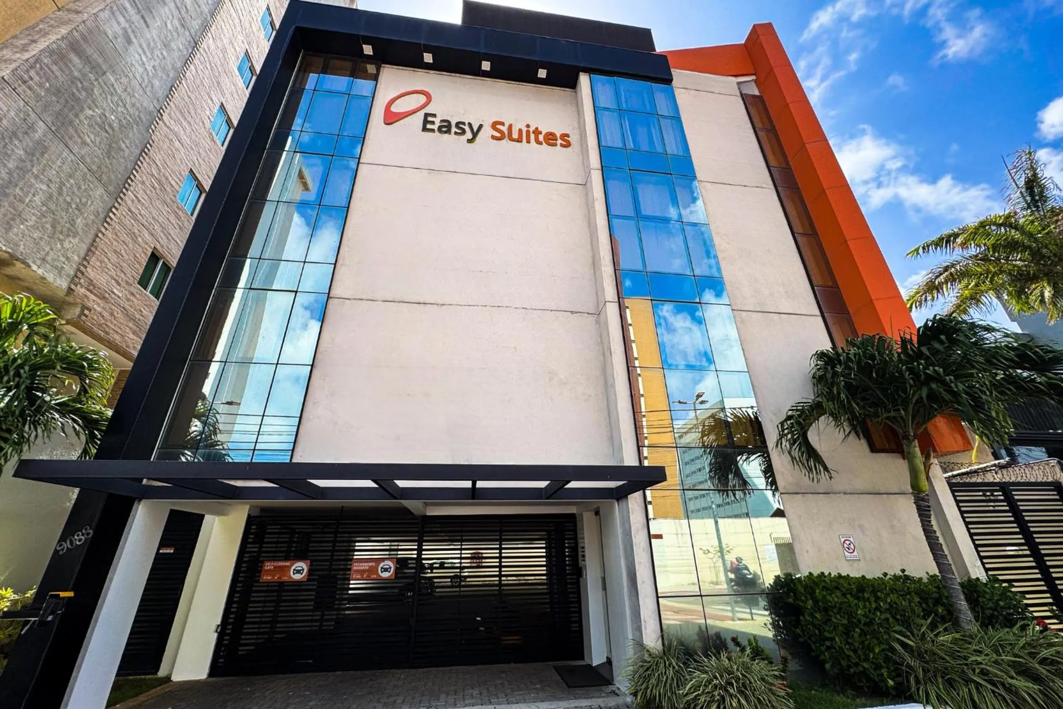 Property building in Easy Suites Natal Hotel