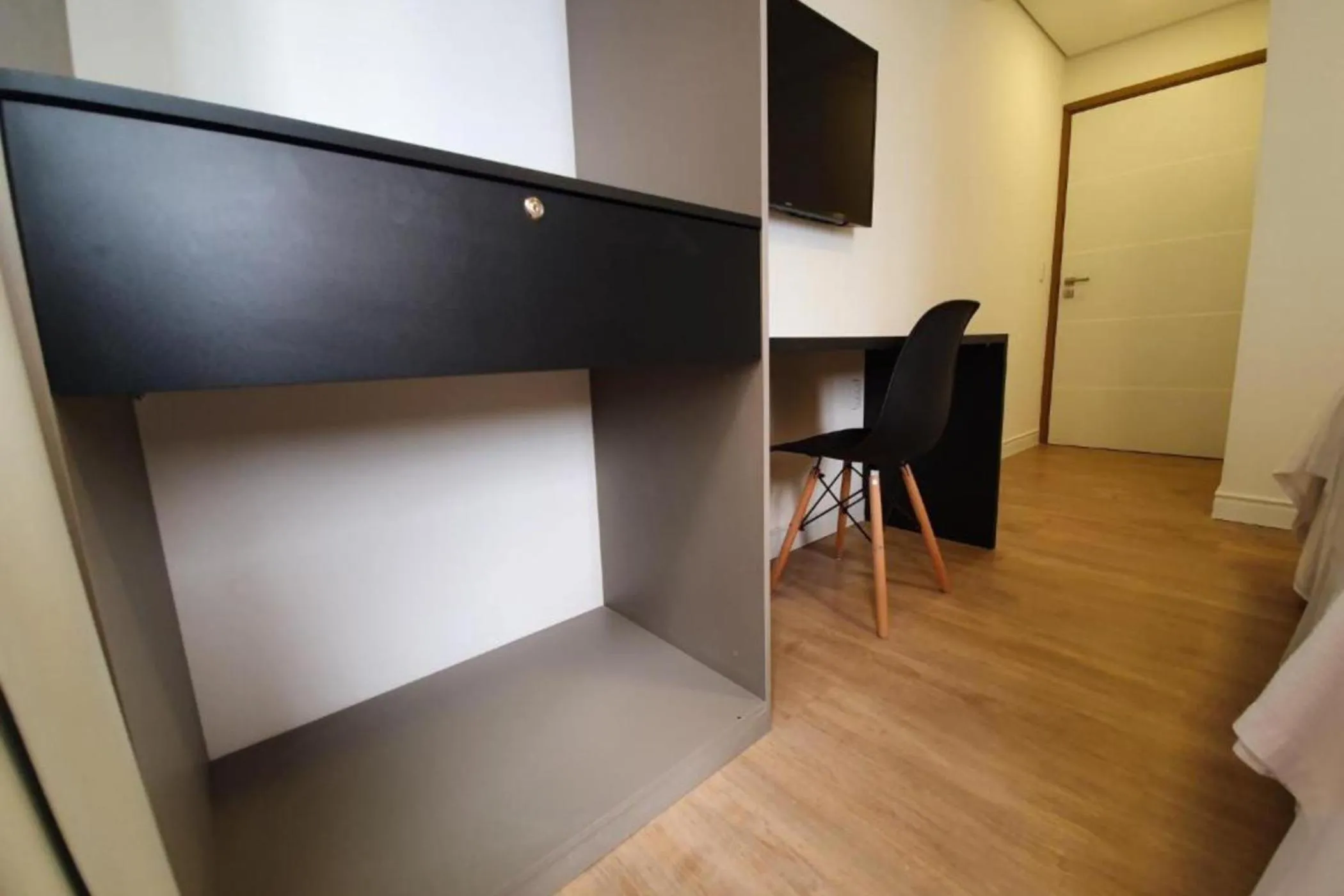 TV and multimedia in Easy Suites Natal Hotel