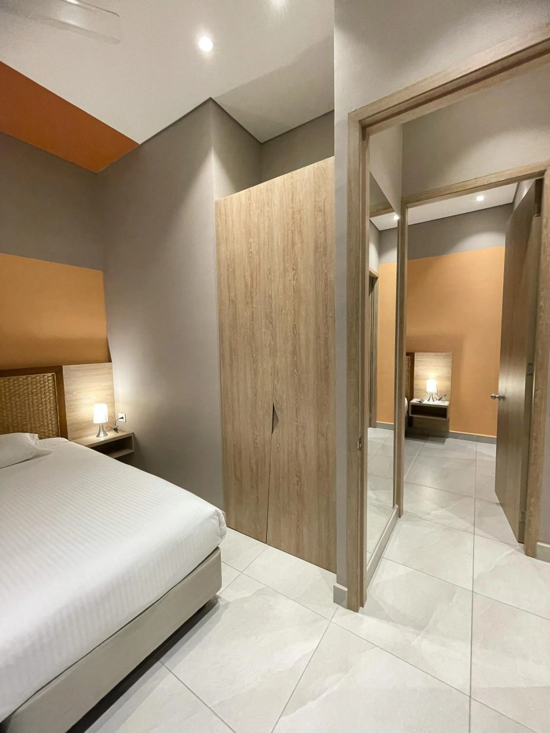 Photo of the whole room, Bed in FR Hotel