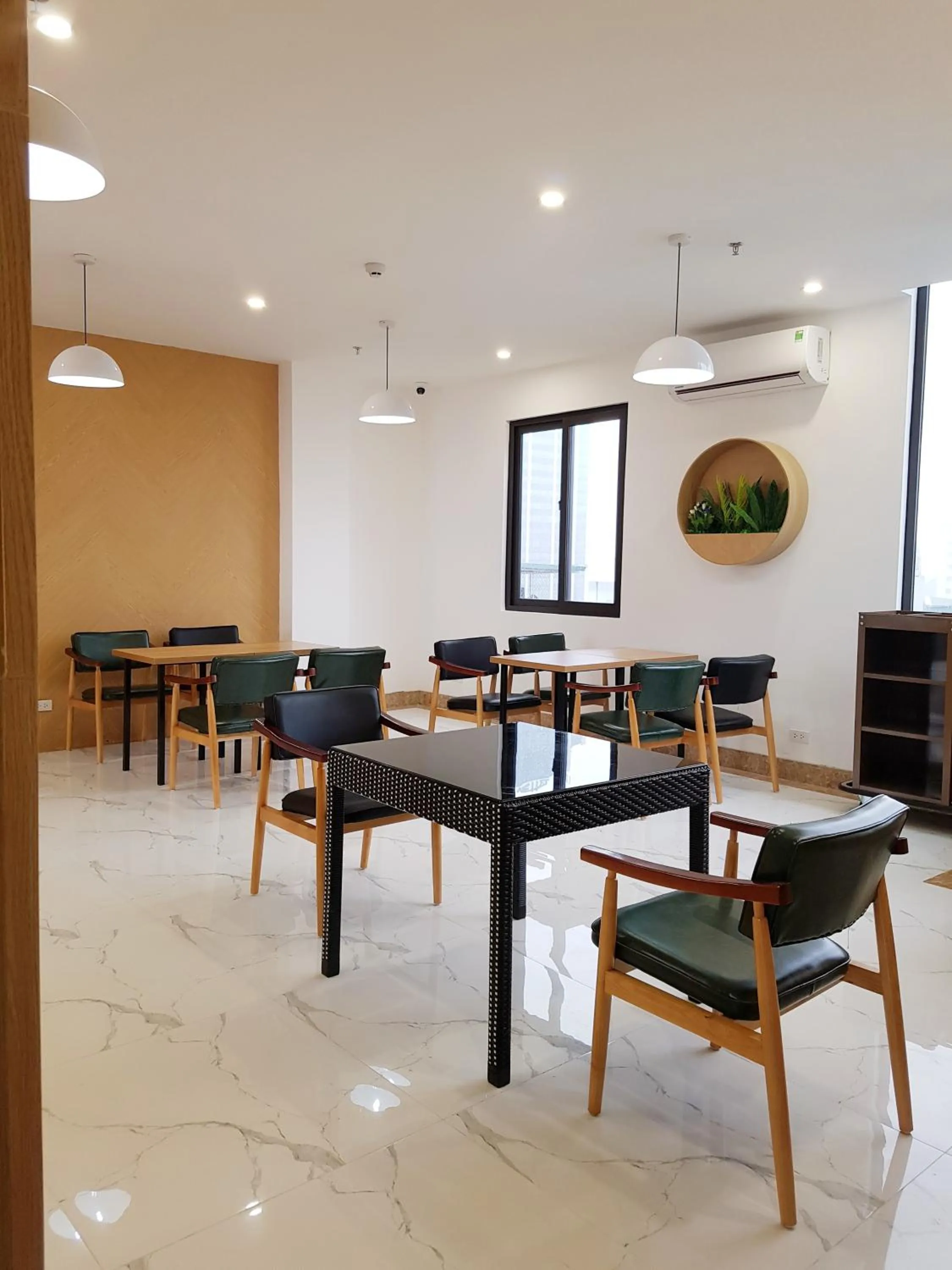 Restaurant/places to eat in Hotel Villa Ju