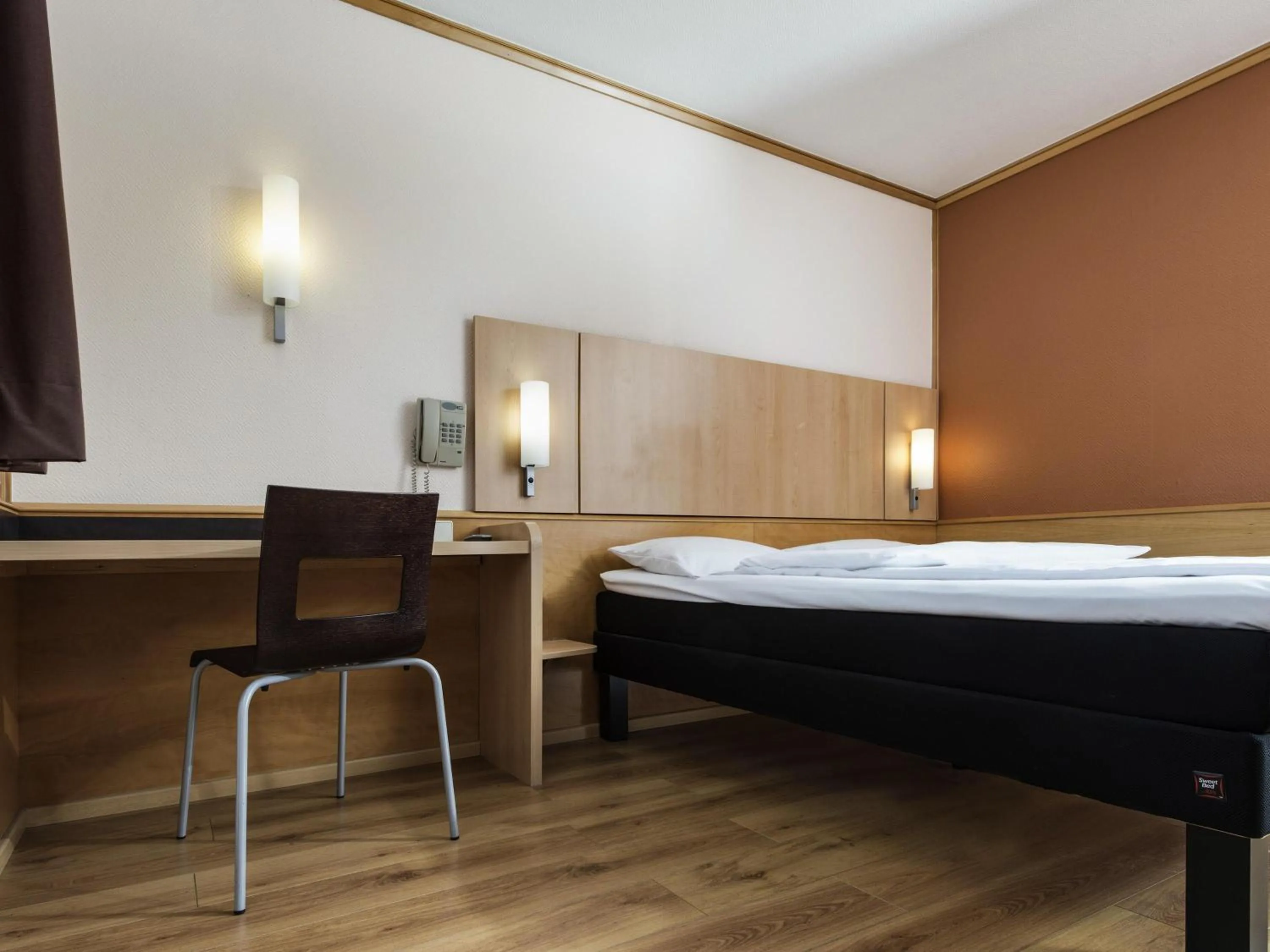 Bedroom, Bed in ibis Hotel Eisenach