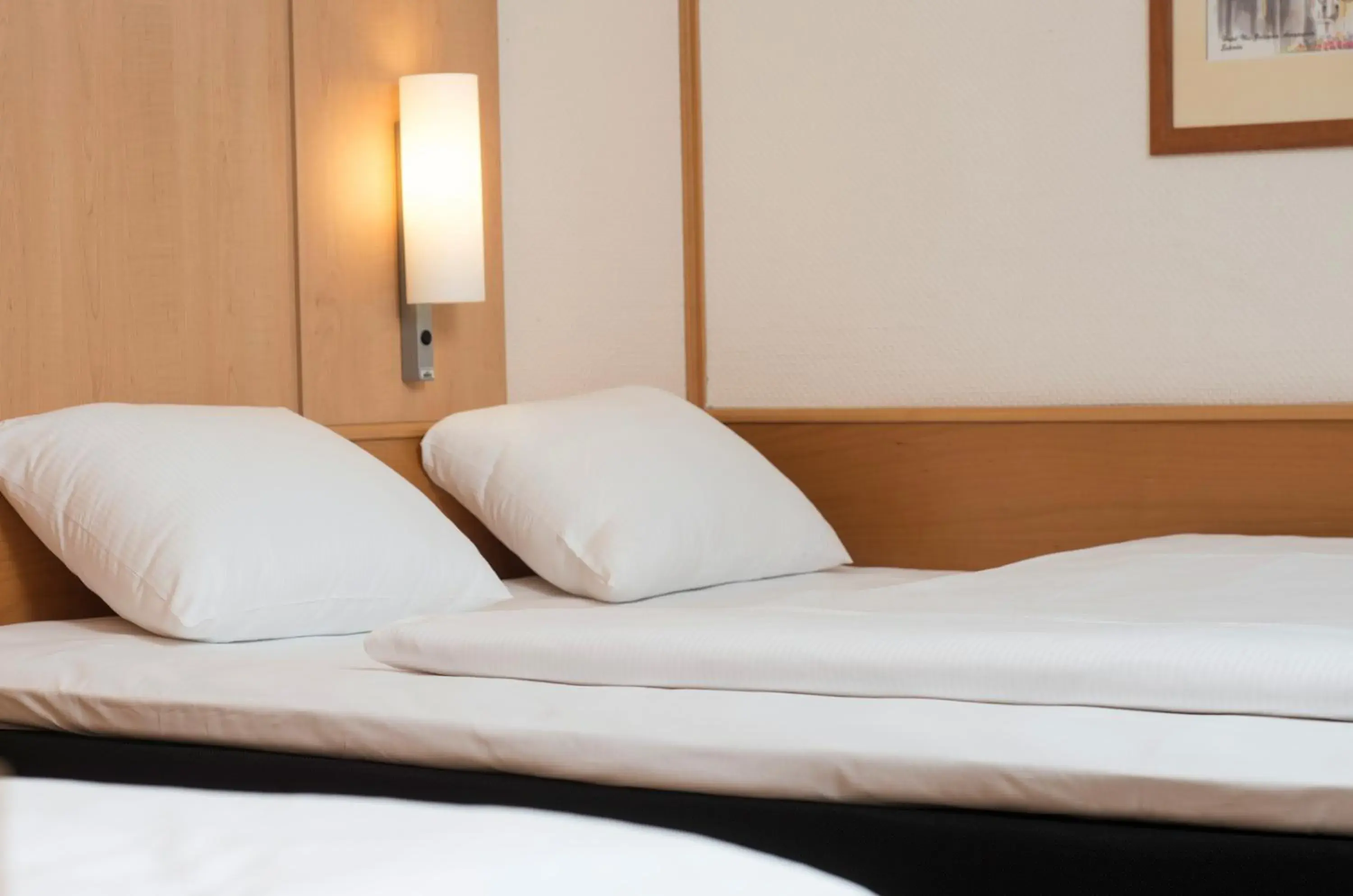 Decorative detail, Bed in ibis Hotel Eisenach Decorative detail, Bed in ibis Hotel Eisenach