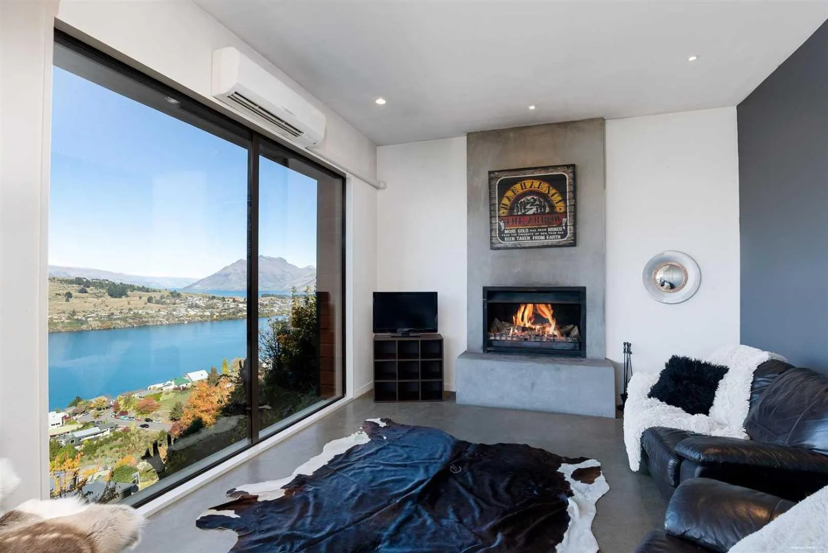 Modern Alpine Living with Spectacular View