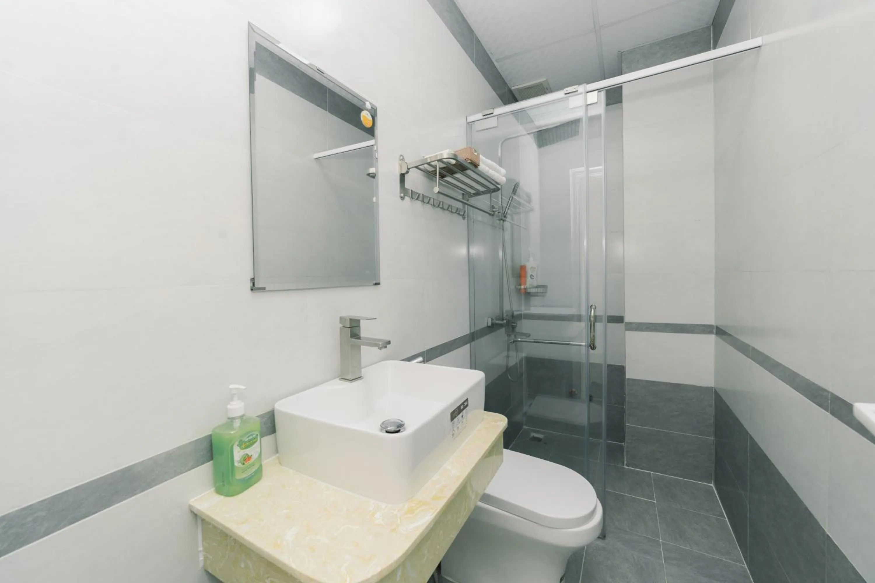 Toilet in Mat Troi Vang Dalat Hotel