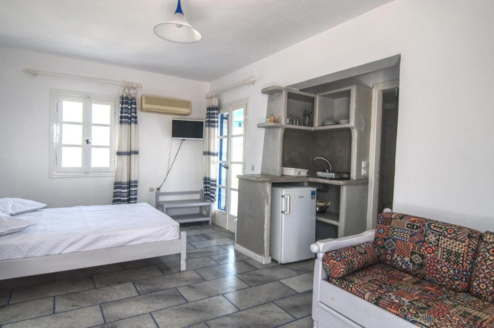 Seating area, Bed in Sunset