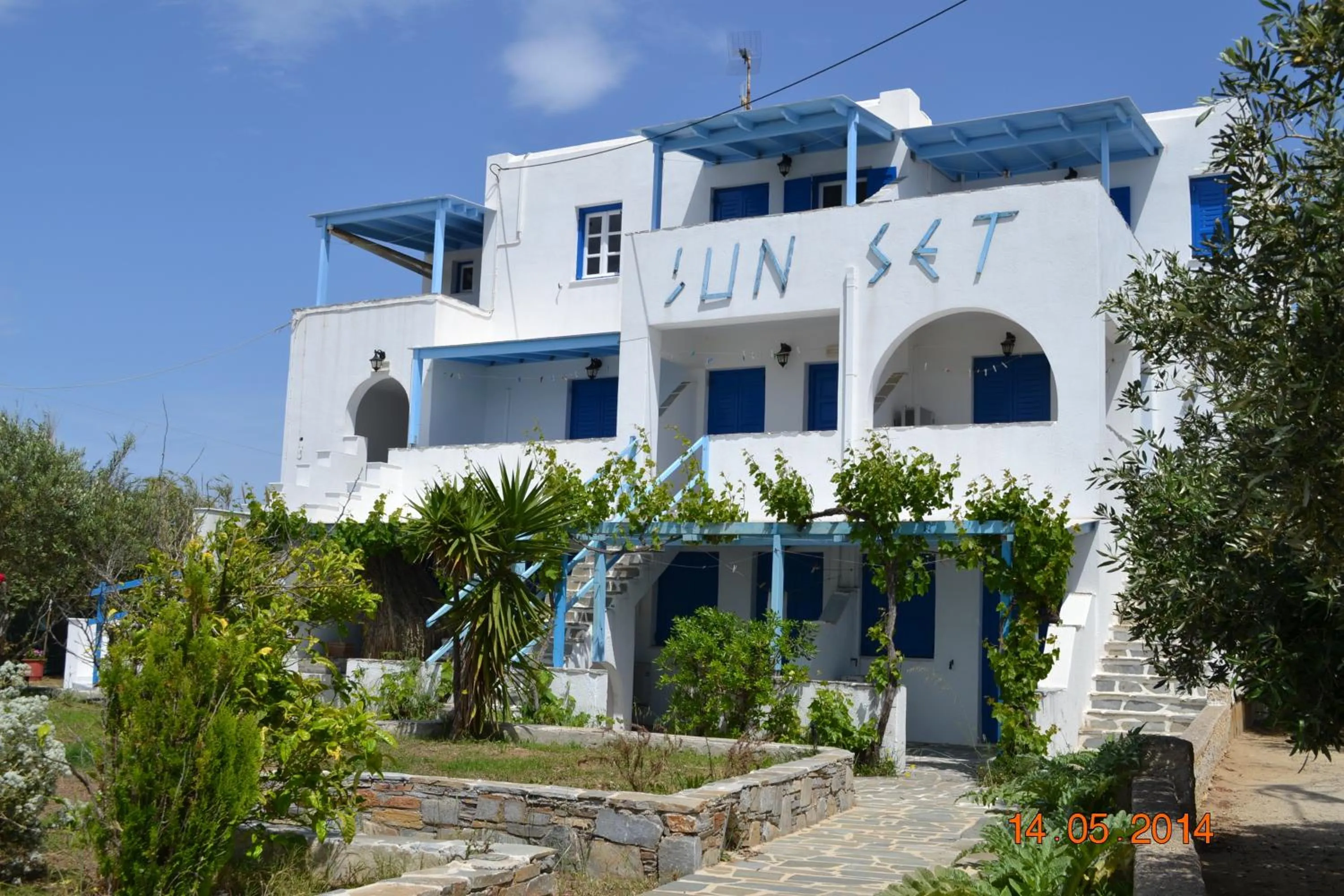 Facade/entrance in Sunset