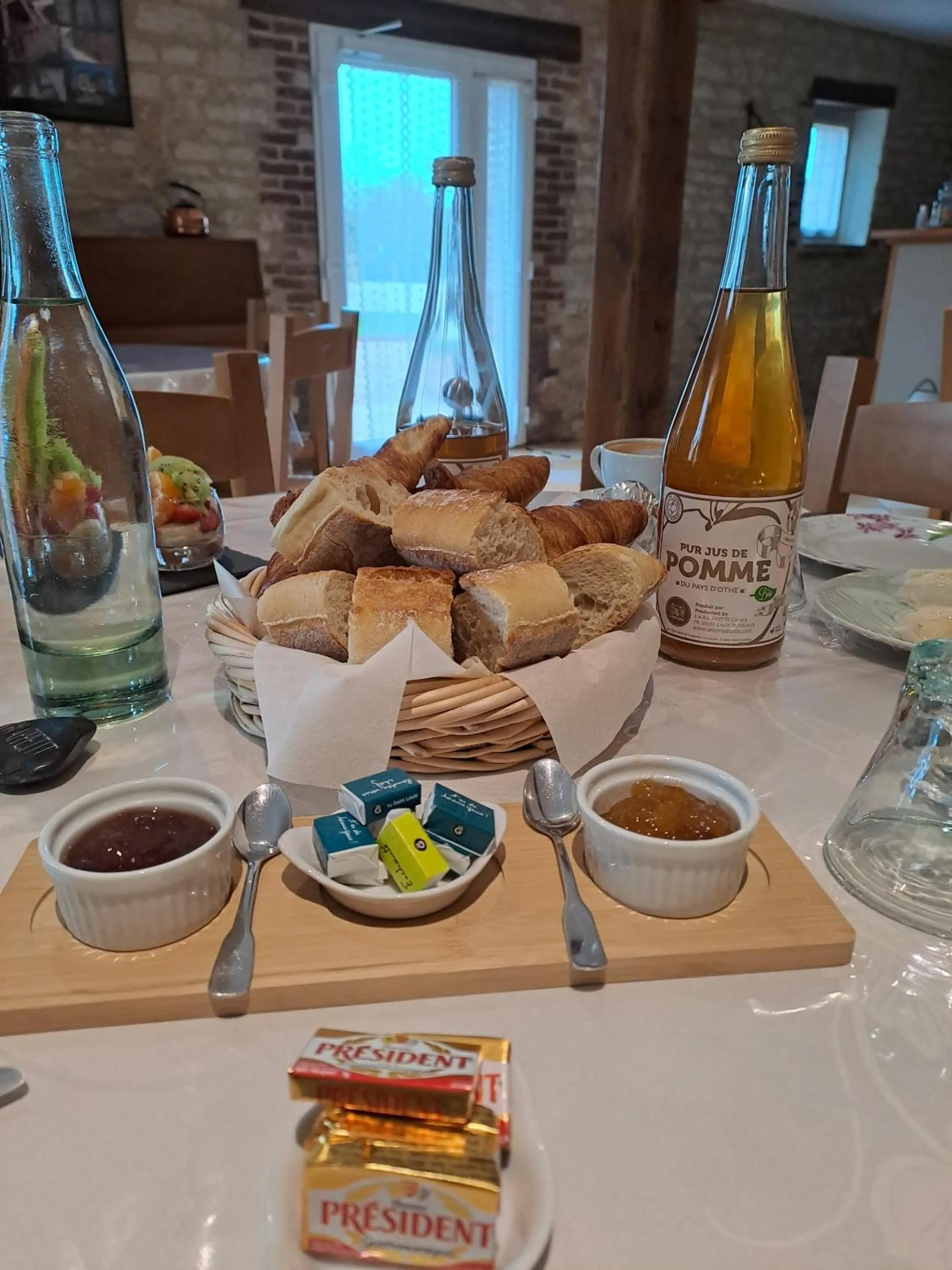 Breakfast in Chambres d'hôtes Le Clos Poli
