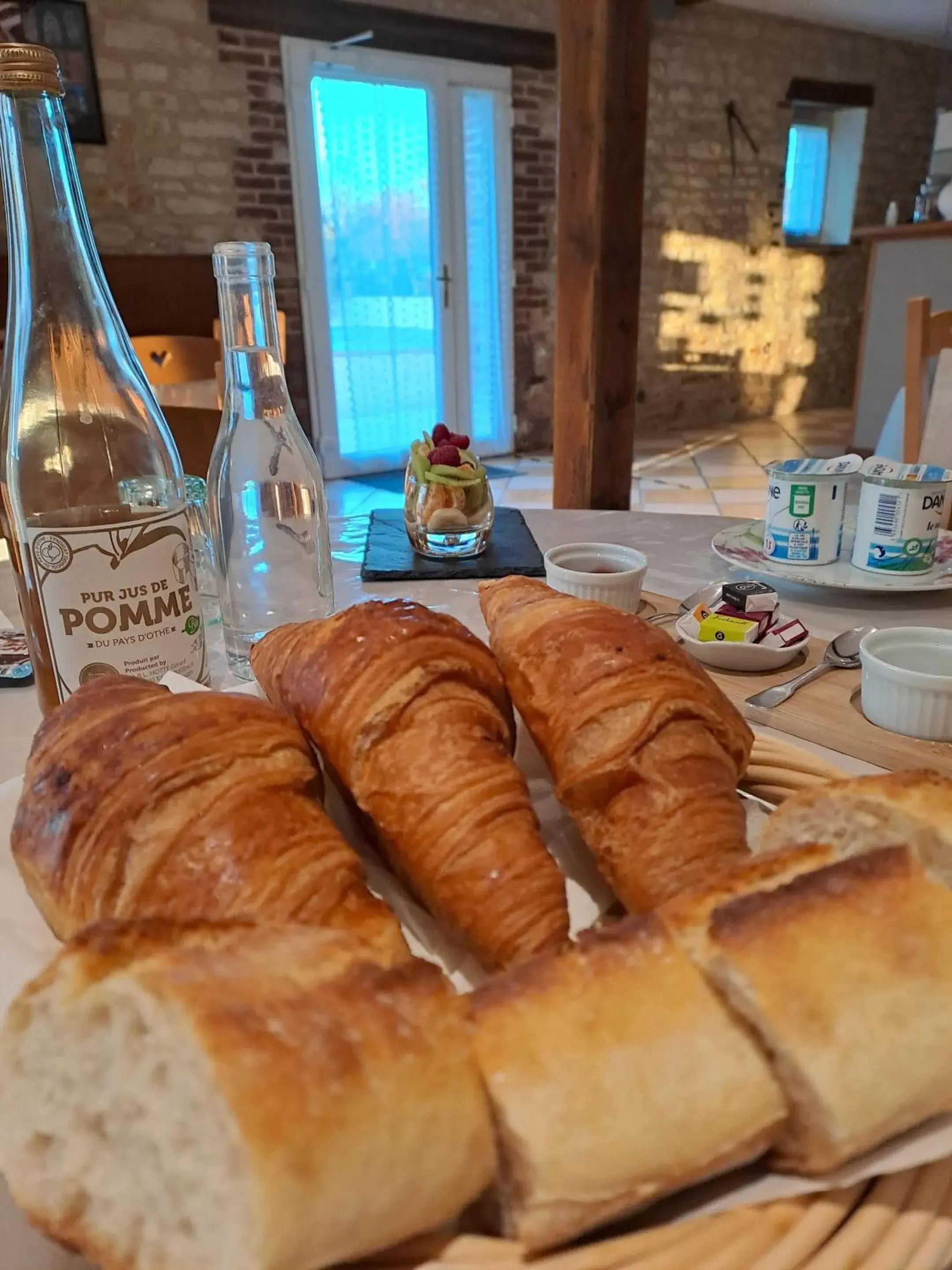 Breakfast in Chambres d'hôtes Le Clos Poli Breakfast in Chambres d'hôtes Le Clos Poli