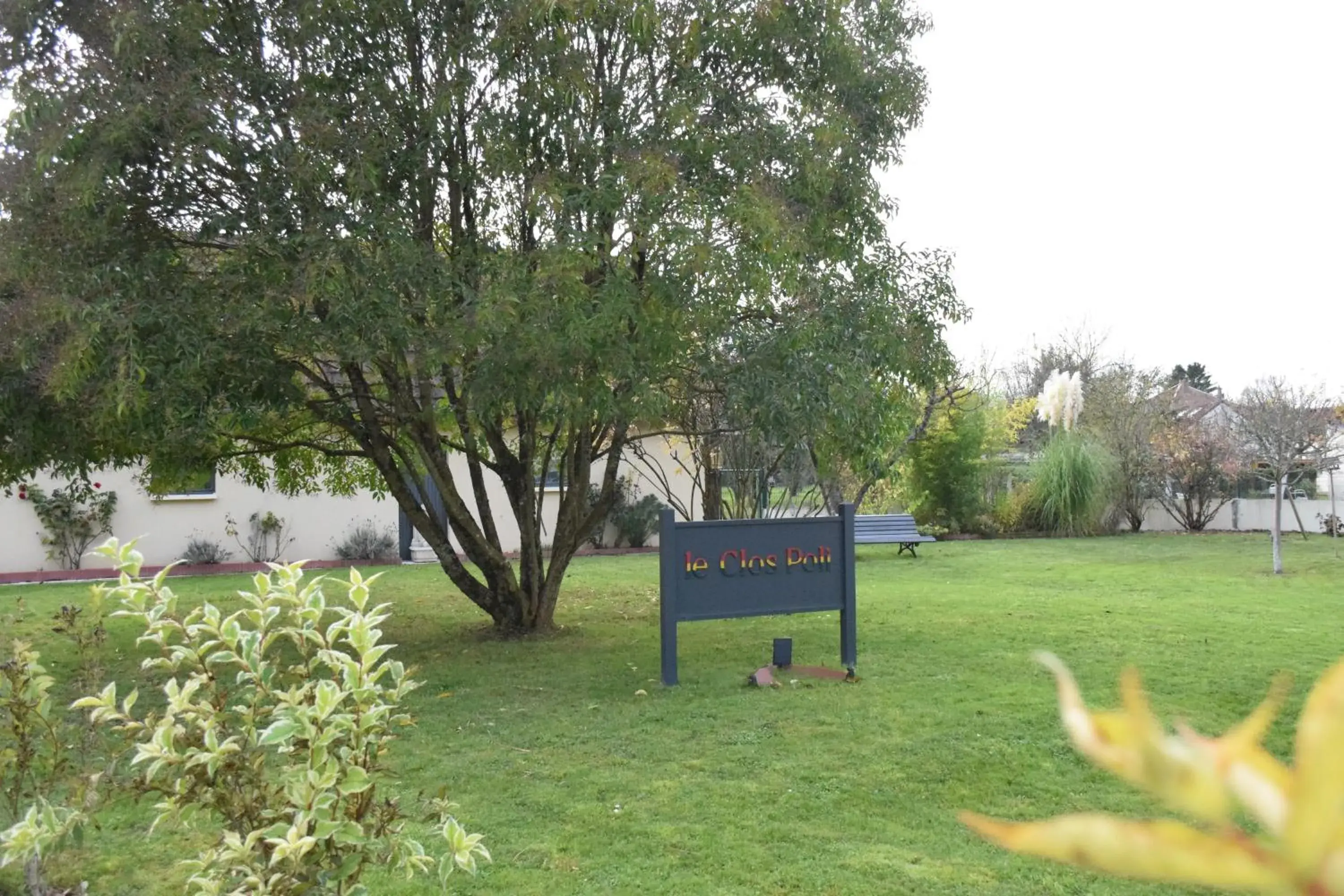 Property building in Chambres d'hôtes Le Clos Poli Property building in Chambres d'hôtes Le Clos Poli