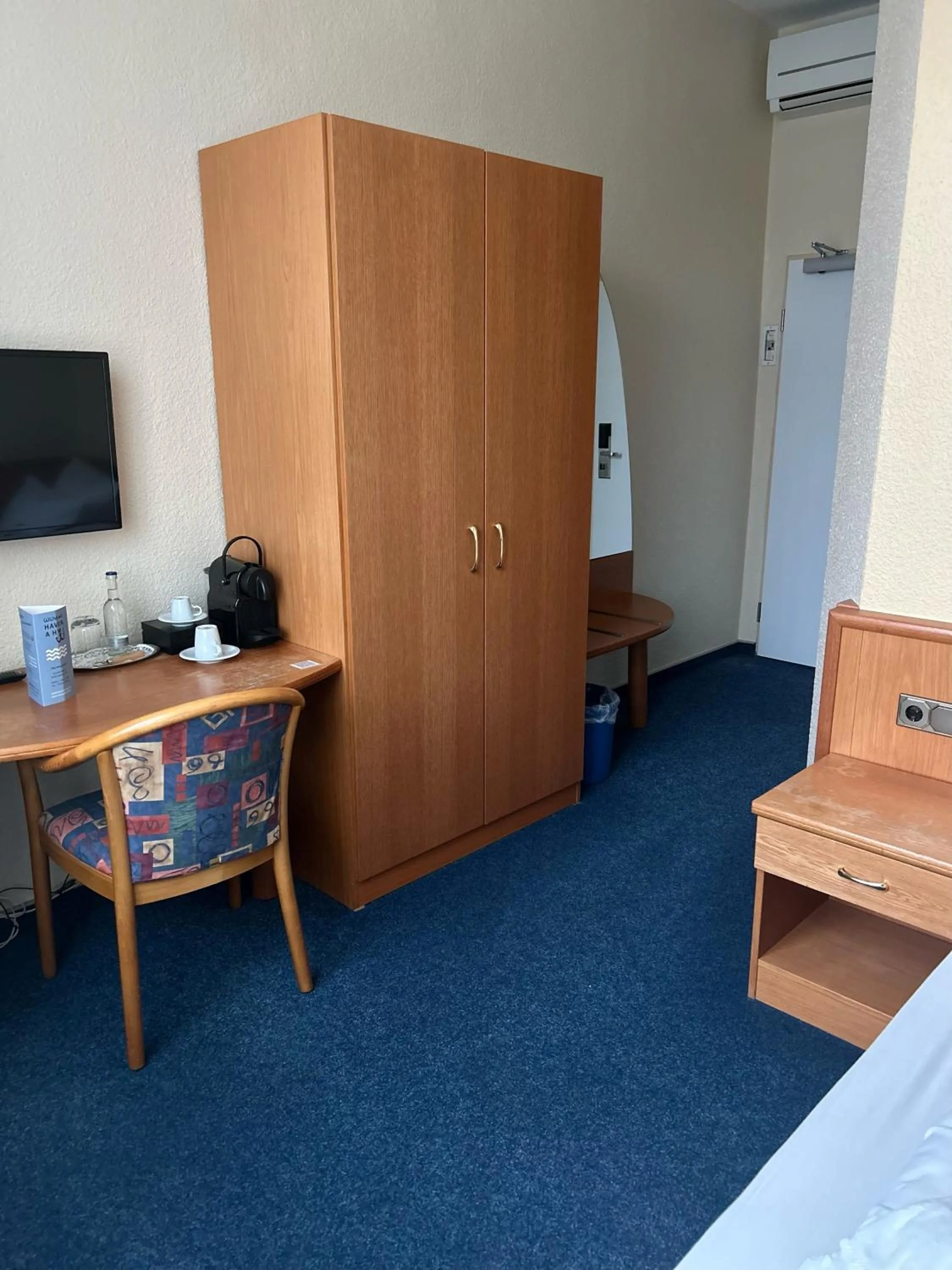 TV and multimedia, Bed in Sure Hotel by Best Western Wilhelmshaven City