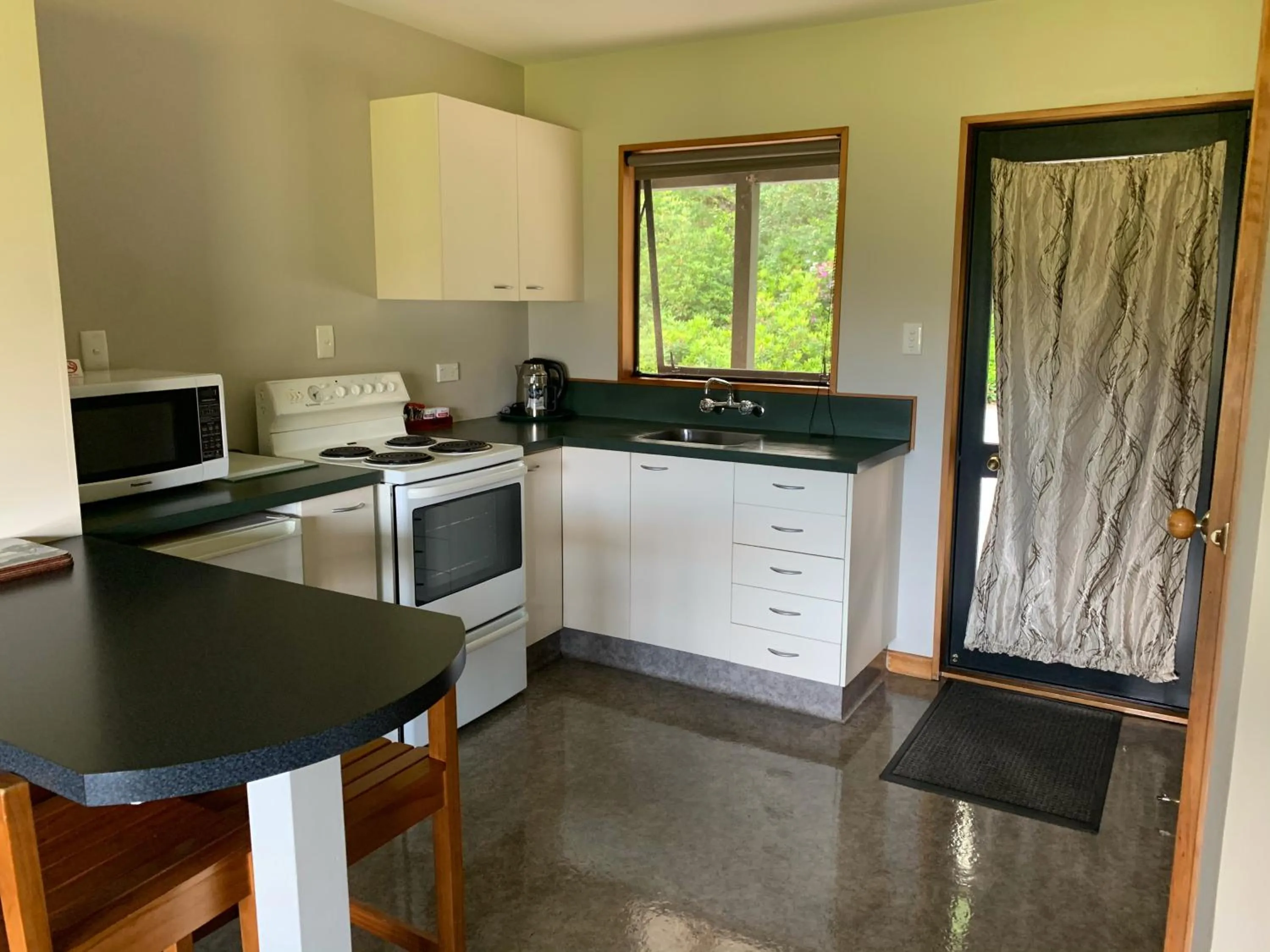 Kitchen or kitchenette in Lewis Pass Motels