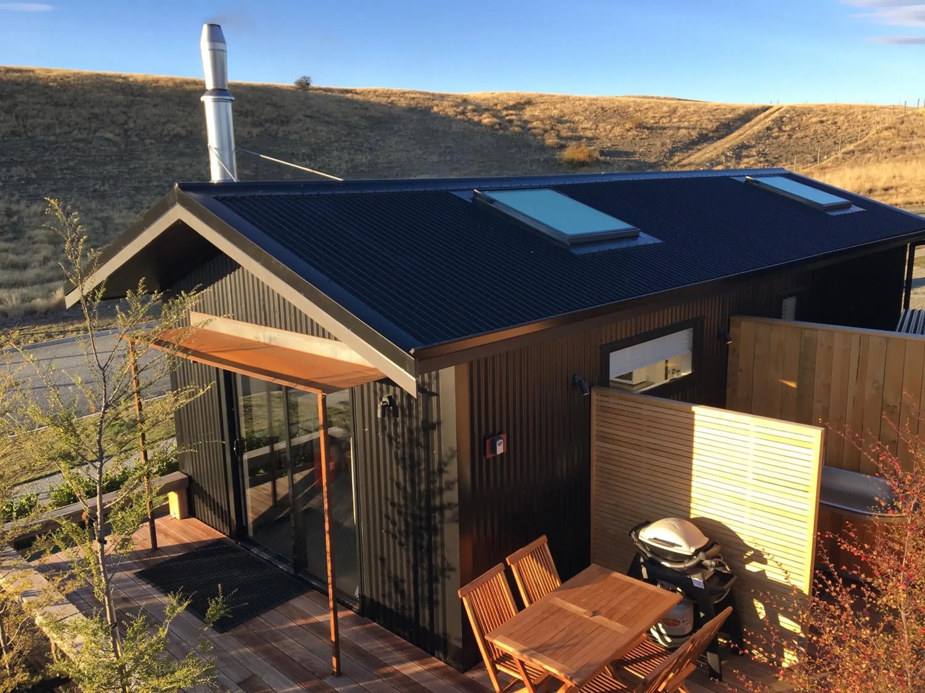 Skylight House with Stunning Outdoor Bath Skylight House with Stunning Outdoor Bath