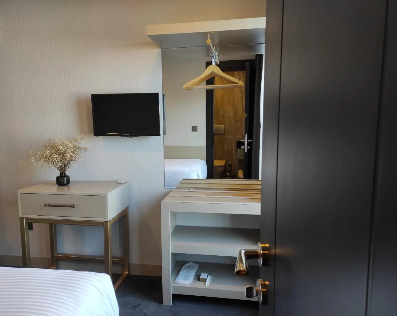 Decorative detail, Bed in Air Boss Giresun City Hotel