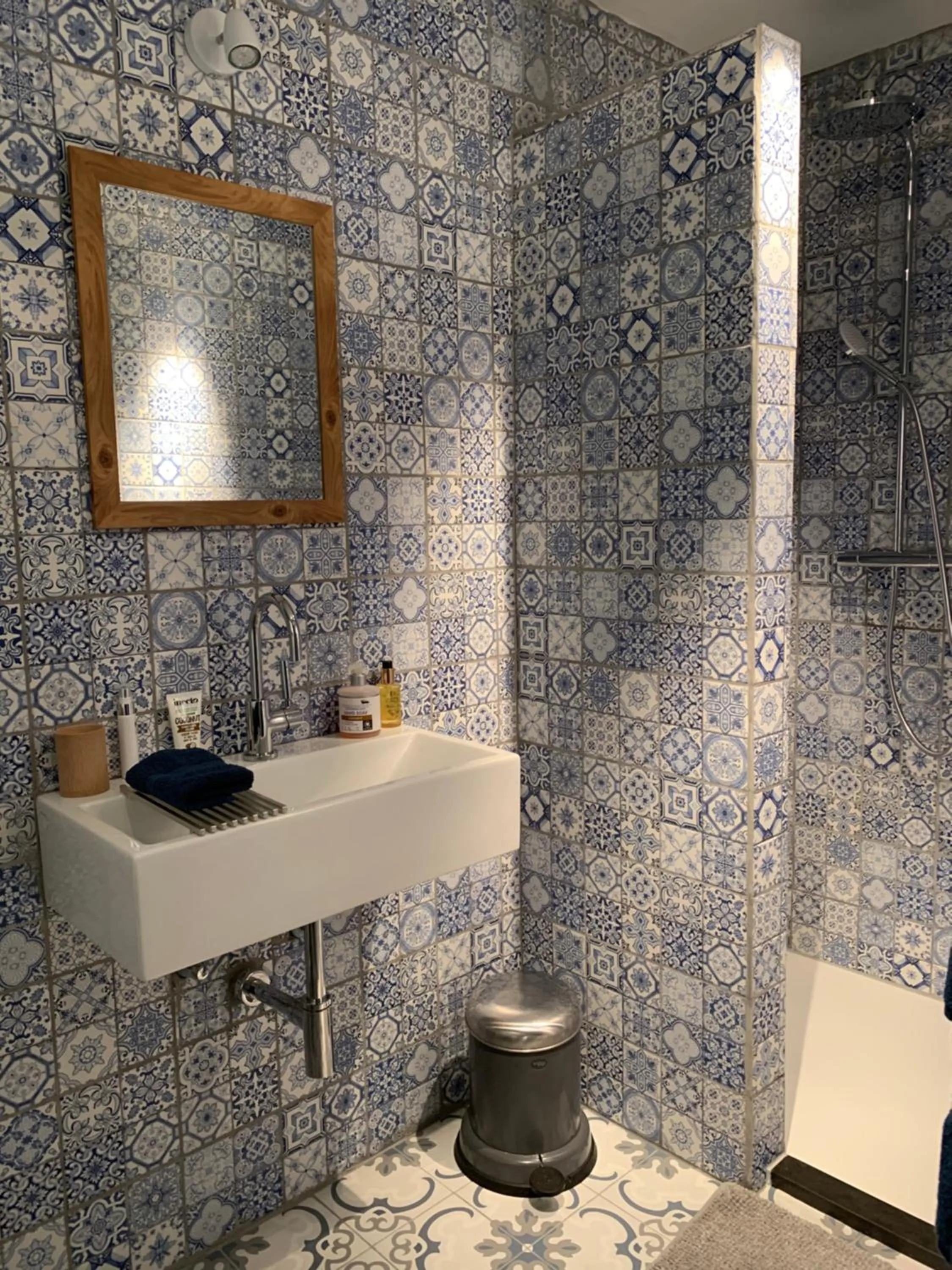 Shower in Elswoutshoek Suites