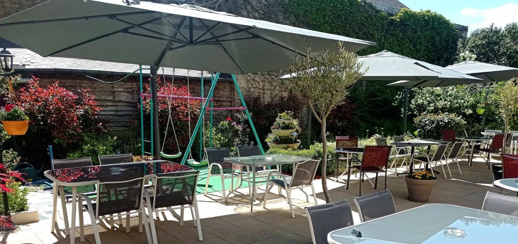 Property building in Logis Hôtel-Restaurant La Sapinière