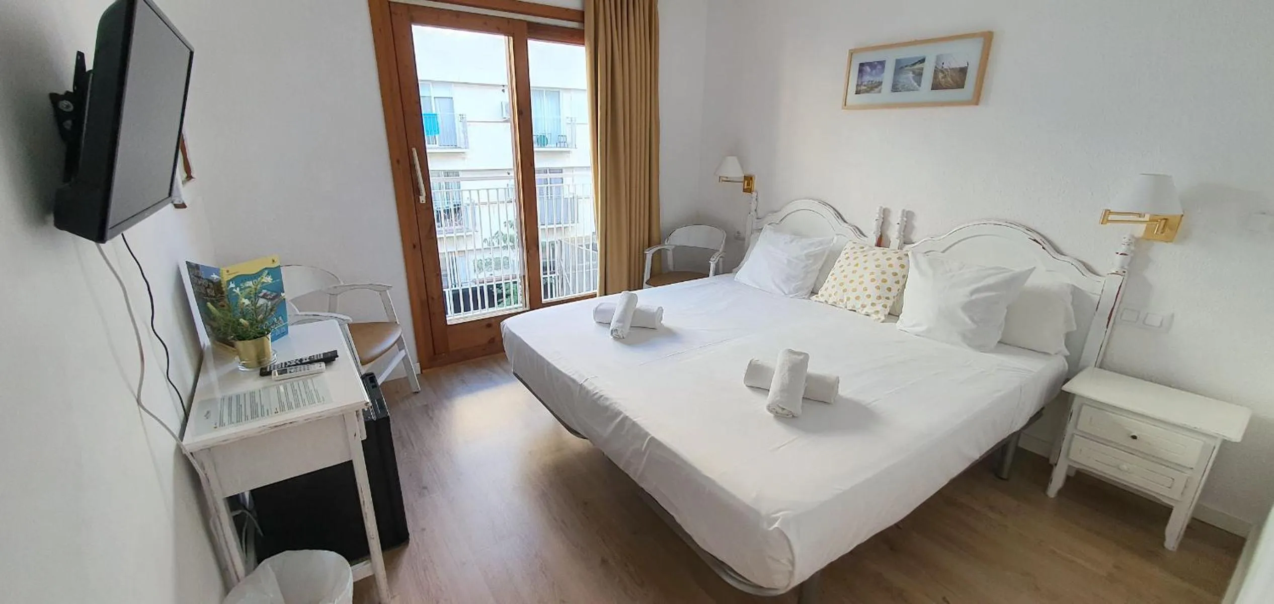 Other, Bed in Hotel Mireia