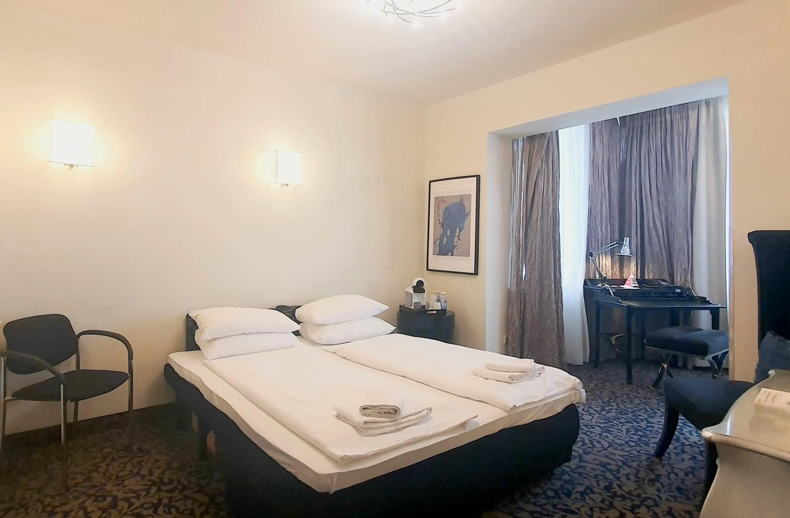 Photo of the whole room, Bed in Top Hotel Krämer