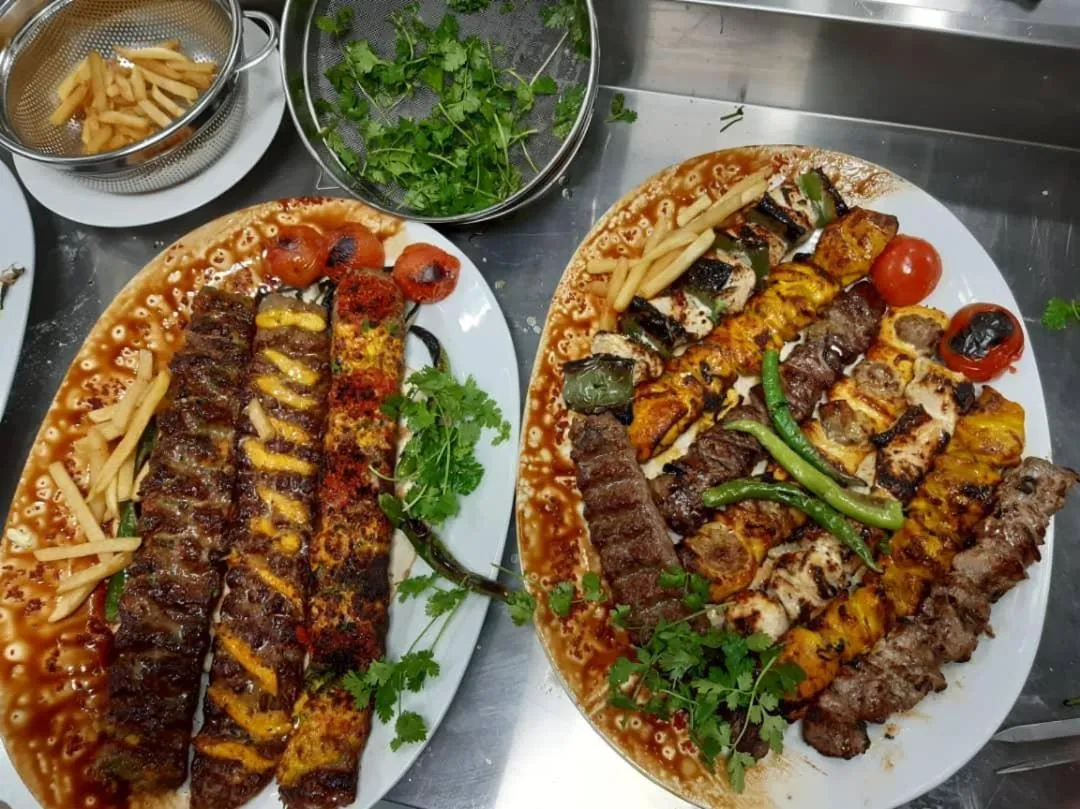 Food and drinks in Parkside Plaza Muscat