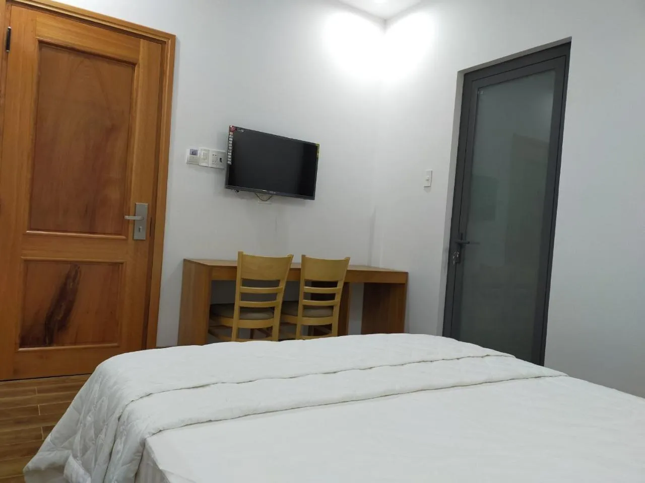 Photo of the whole room, Bed in Hotel Hiệp Thành