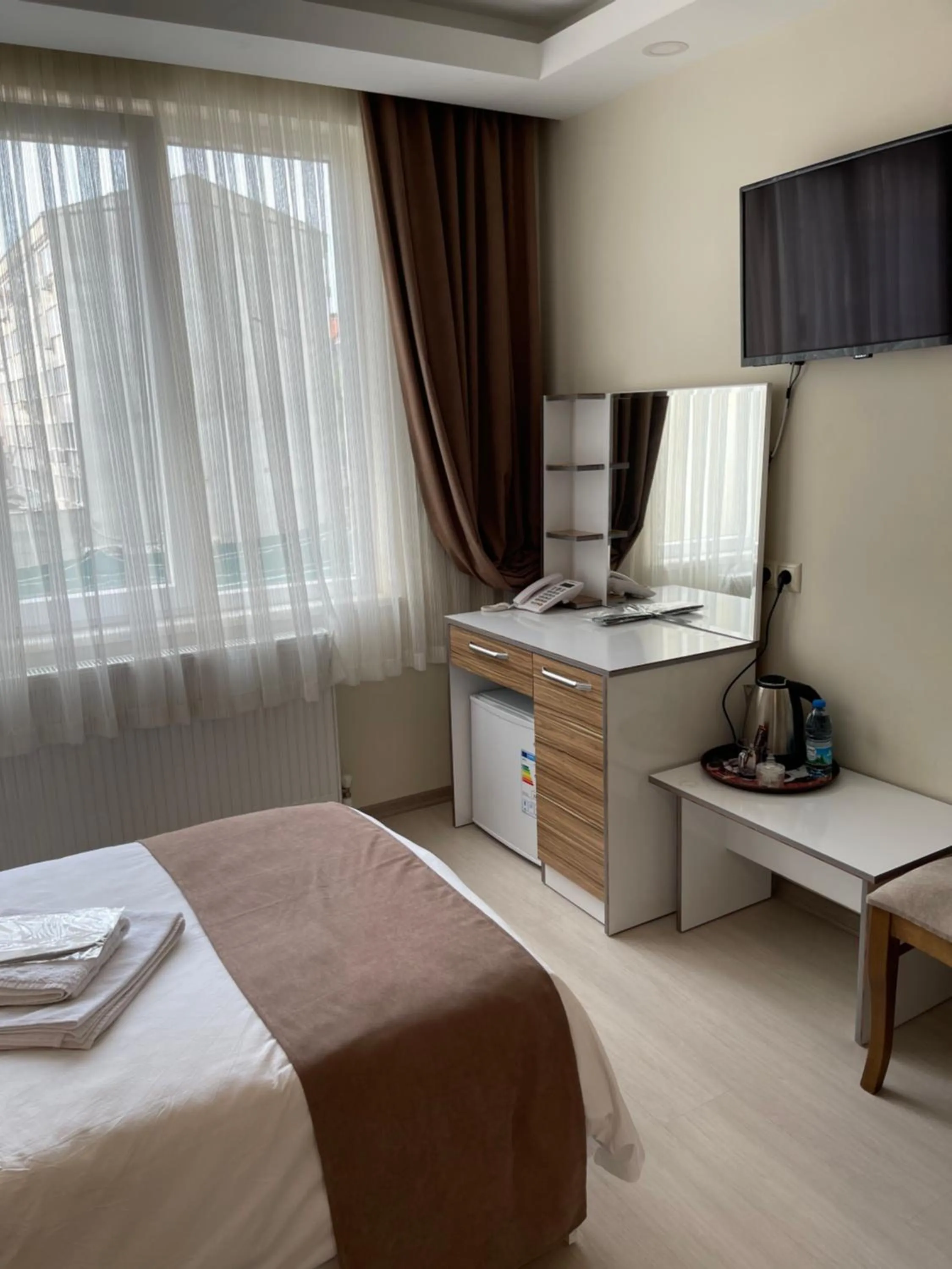 Photo of the whole room, Bed in Bursa Malkoc Hotel