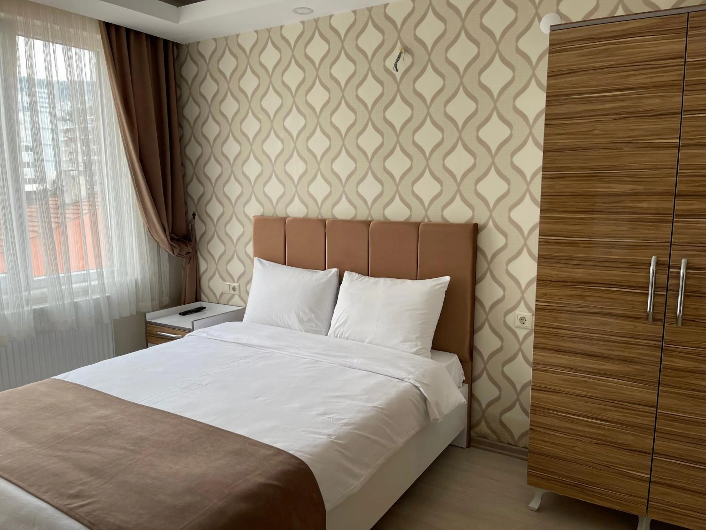 Photo of the whole room, Bed in Bursa Malkoc Hotel