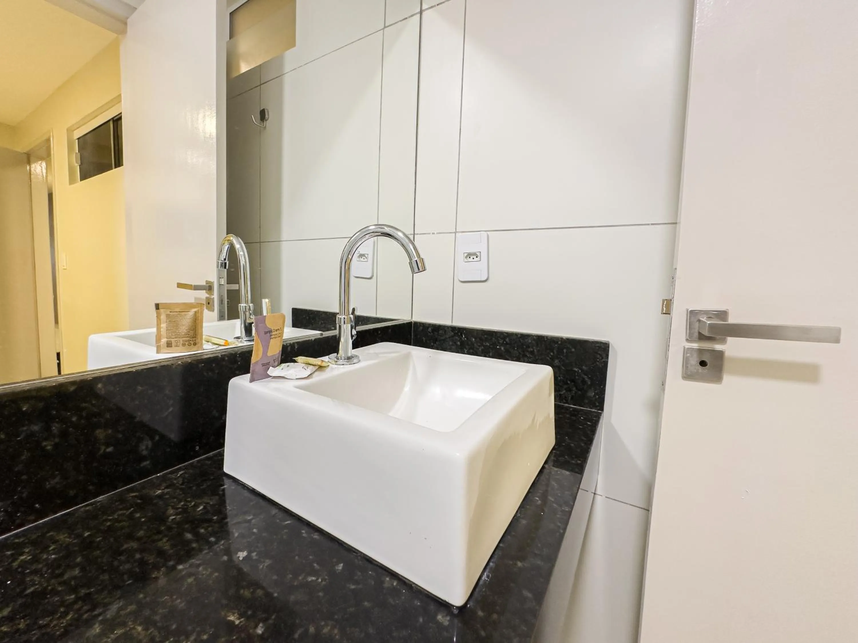 Bathroom in Pousada da Orla