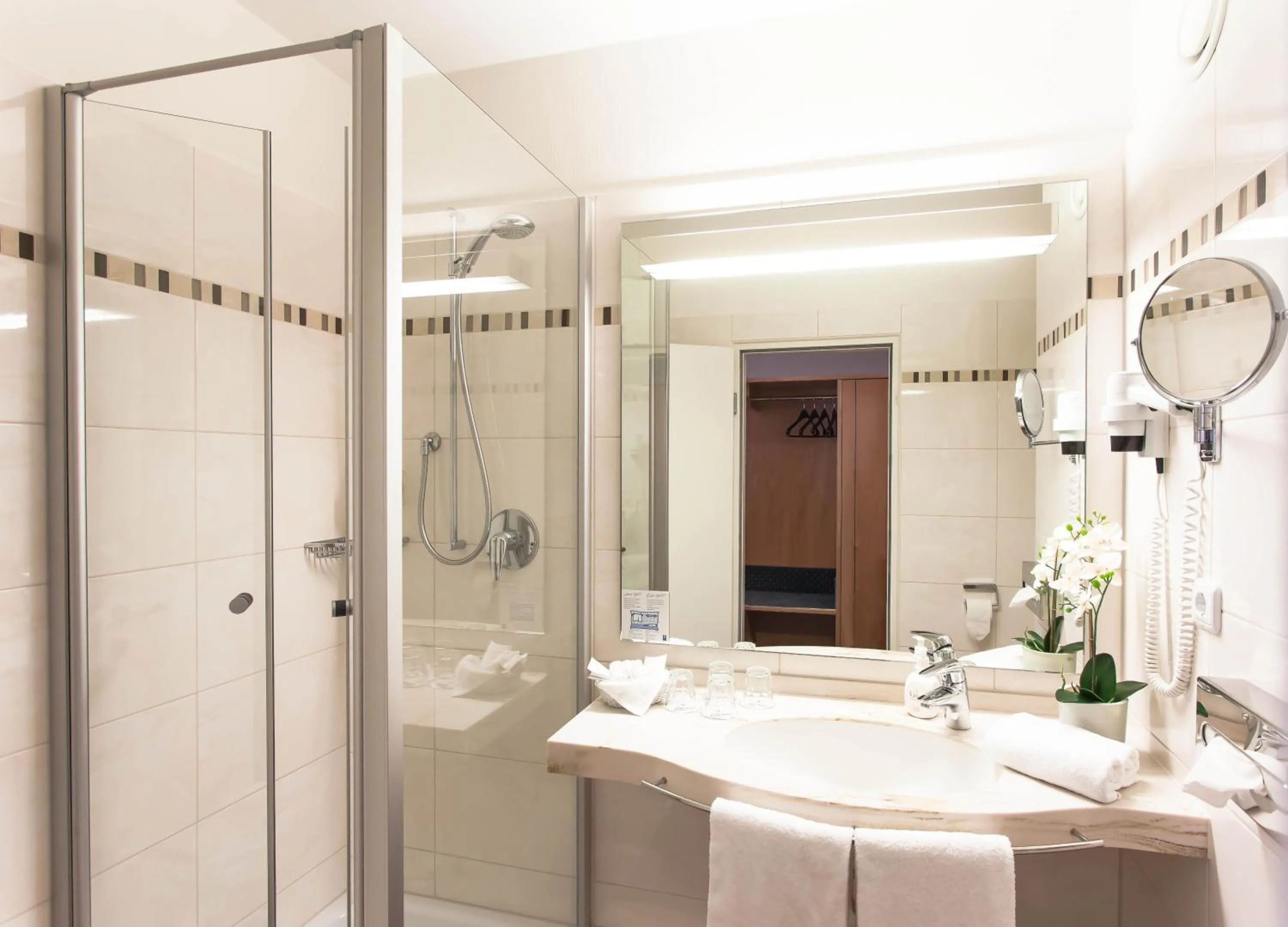 Shower in Hotel Panorama Hamburg-Billstedt