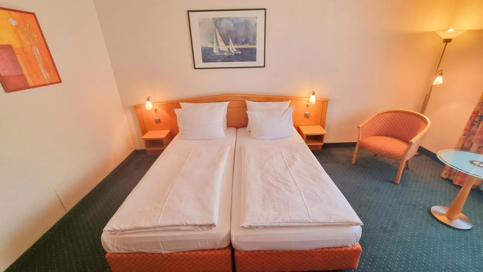 Photo of the whole room, Bed in Hotel Panorama Hamburg-Billstedt