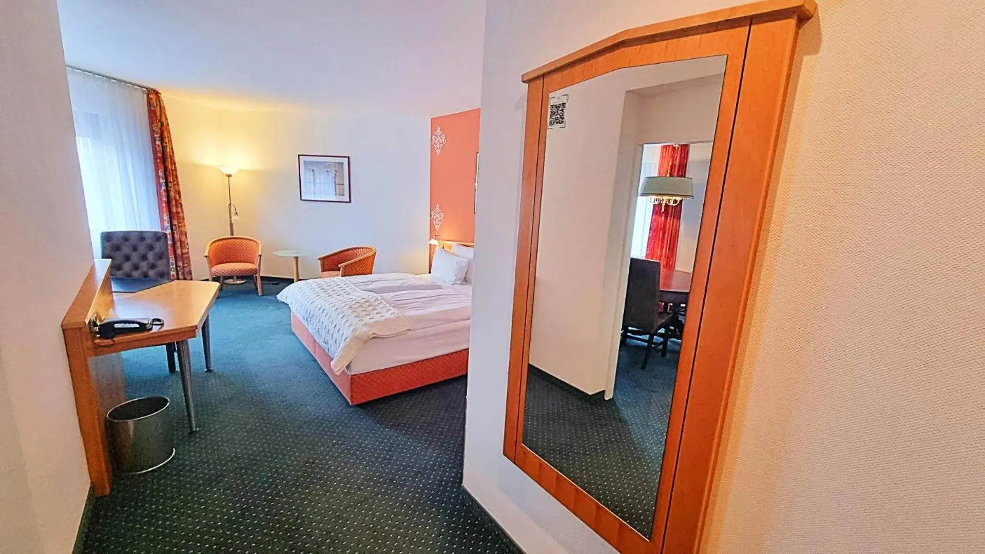 Photo of the whole room, Bed in Hotel Panorama Hamburg-Billstedt Photo of the whole room, Bed in Hotel Panorama Hamburg-Billstedt