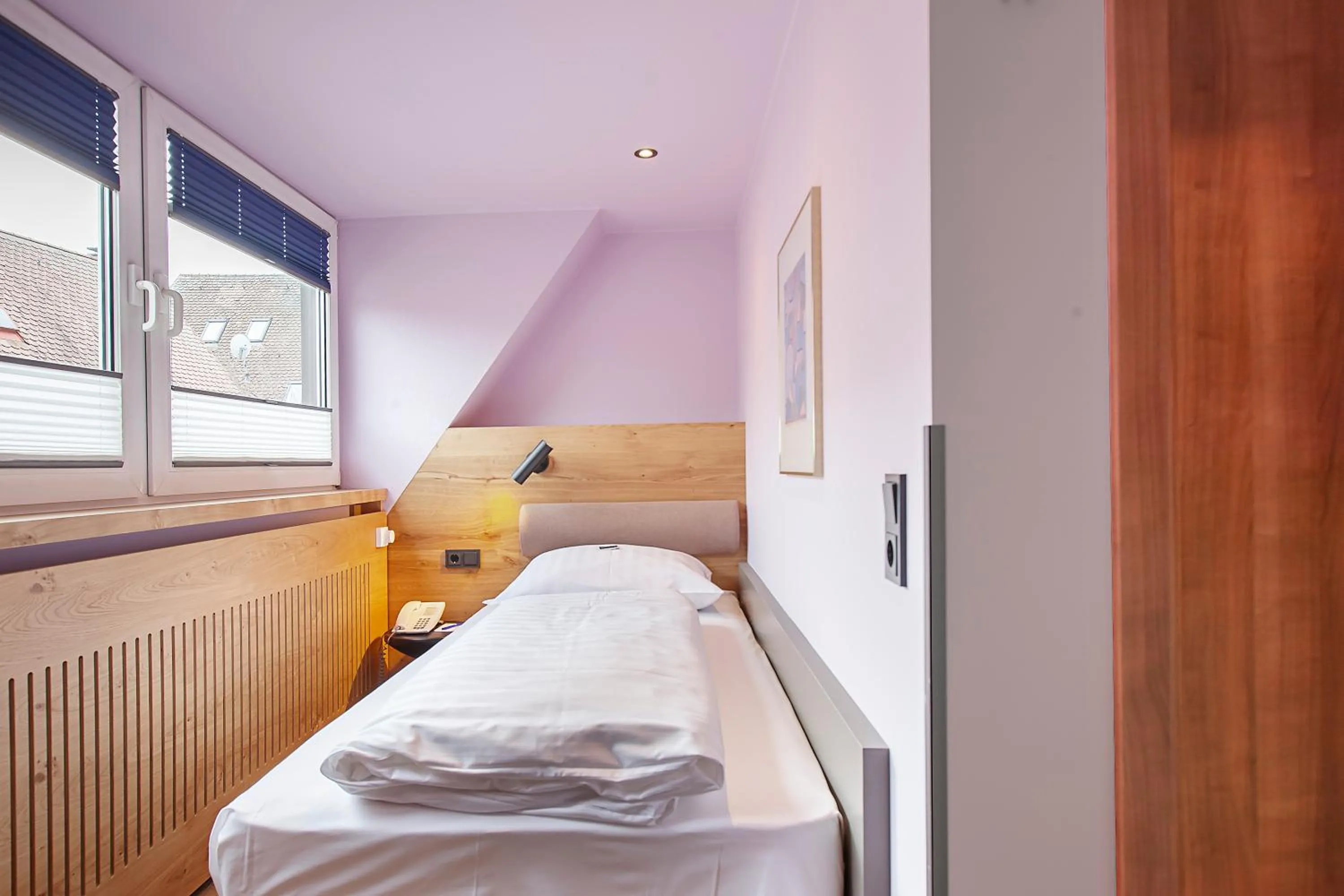 Photo of the whole room, Bed in Hotel am Jakobsmarkt