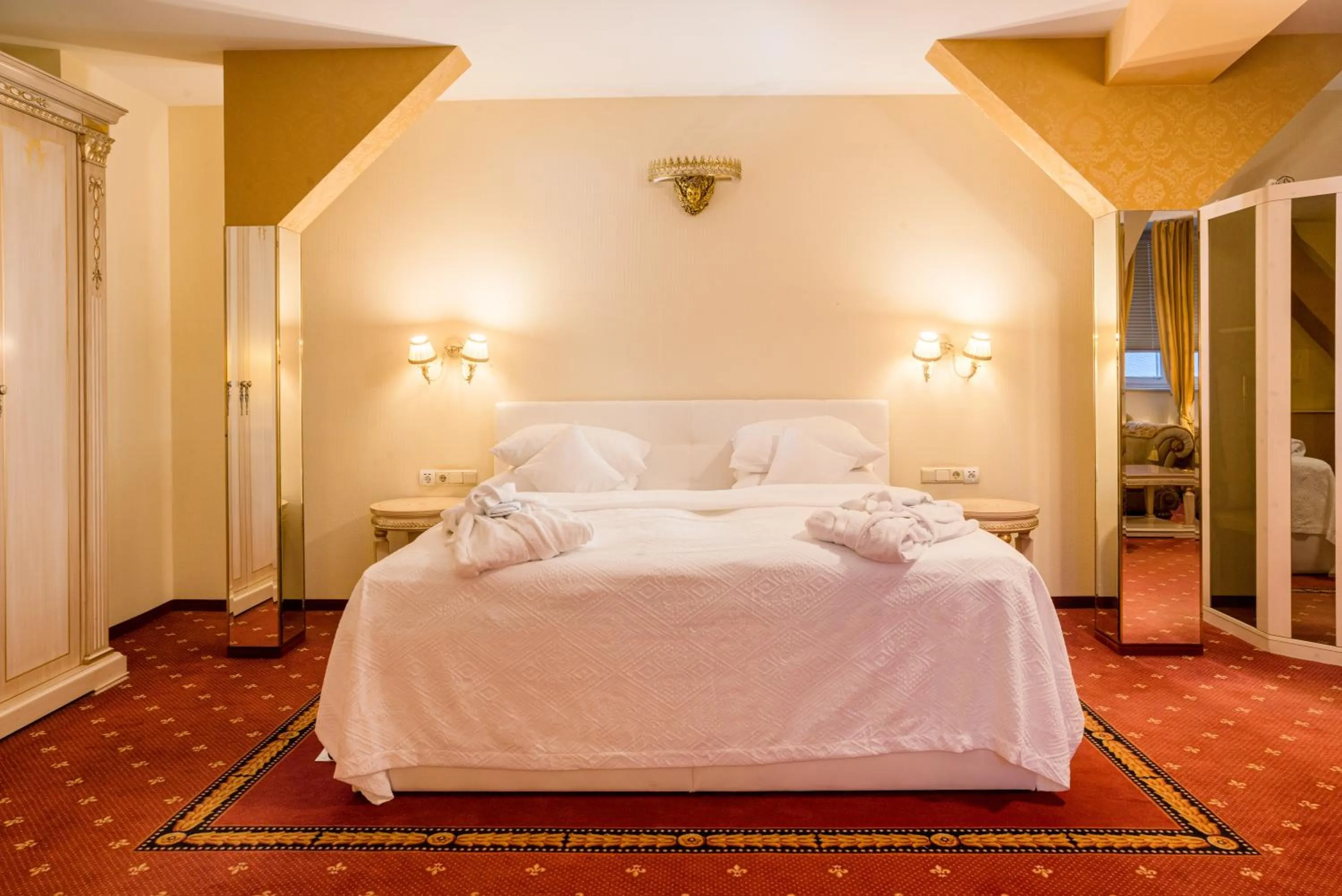 Bed in Hotel Augusta Am Kurfürstendamm