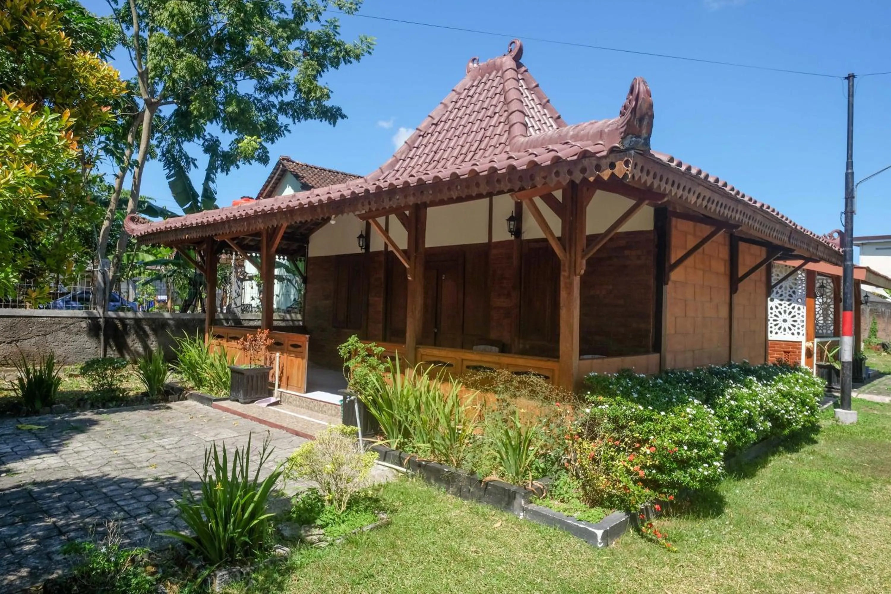 Property Building in RedDoorz Syariah near Alun Alun Wonosari