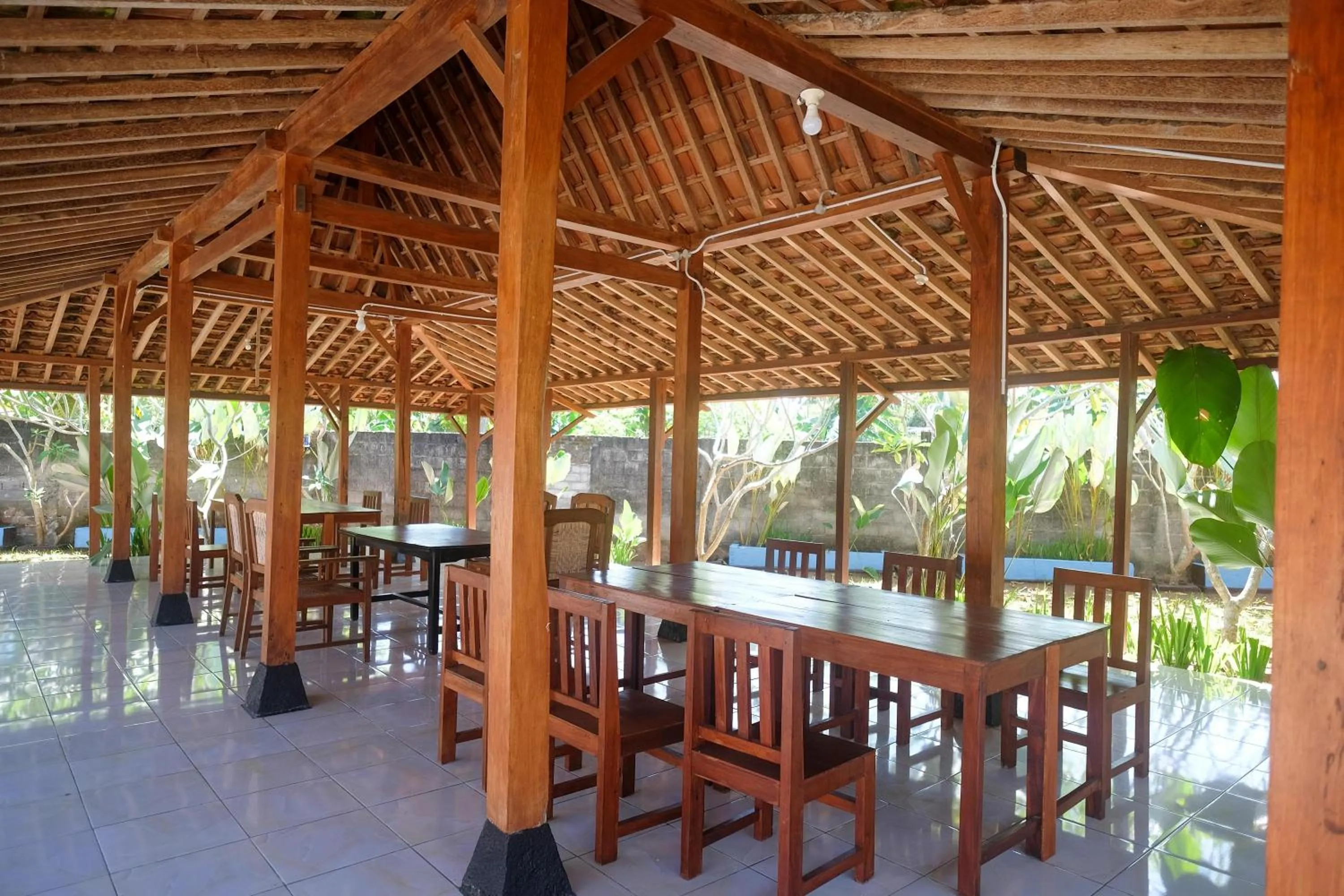 Property building, Restaurant/Places to Eat in RedDoorz Syariah near Alun Alun Wonosari