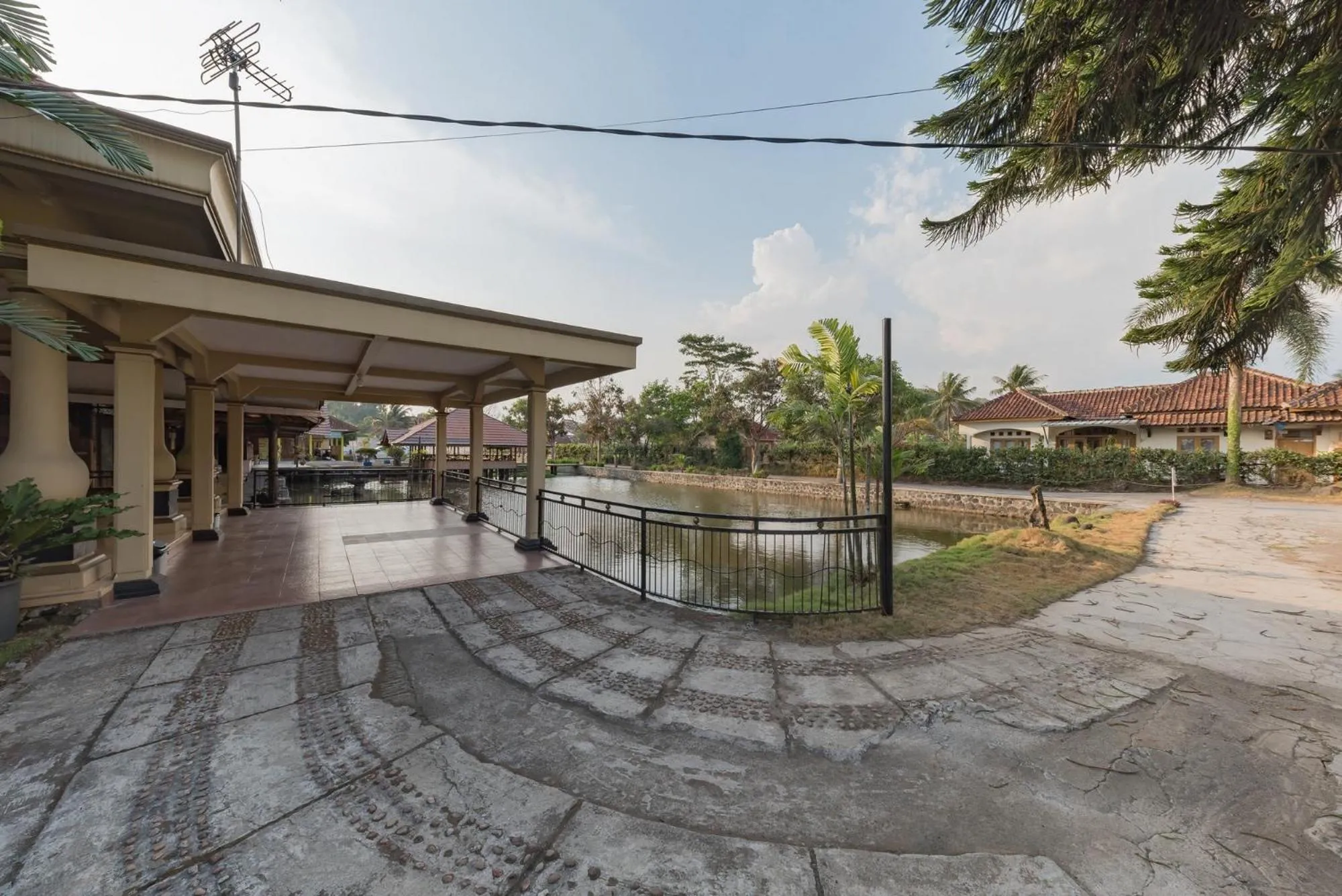 Property building in RedDoorz Syariah at Bumi Eyang Enin Homestay Tasikmalaya