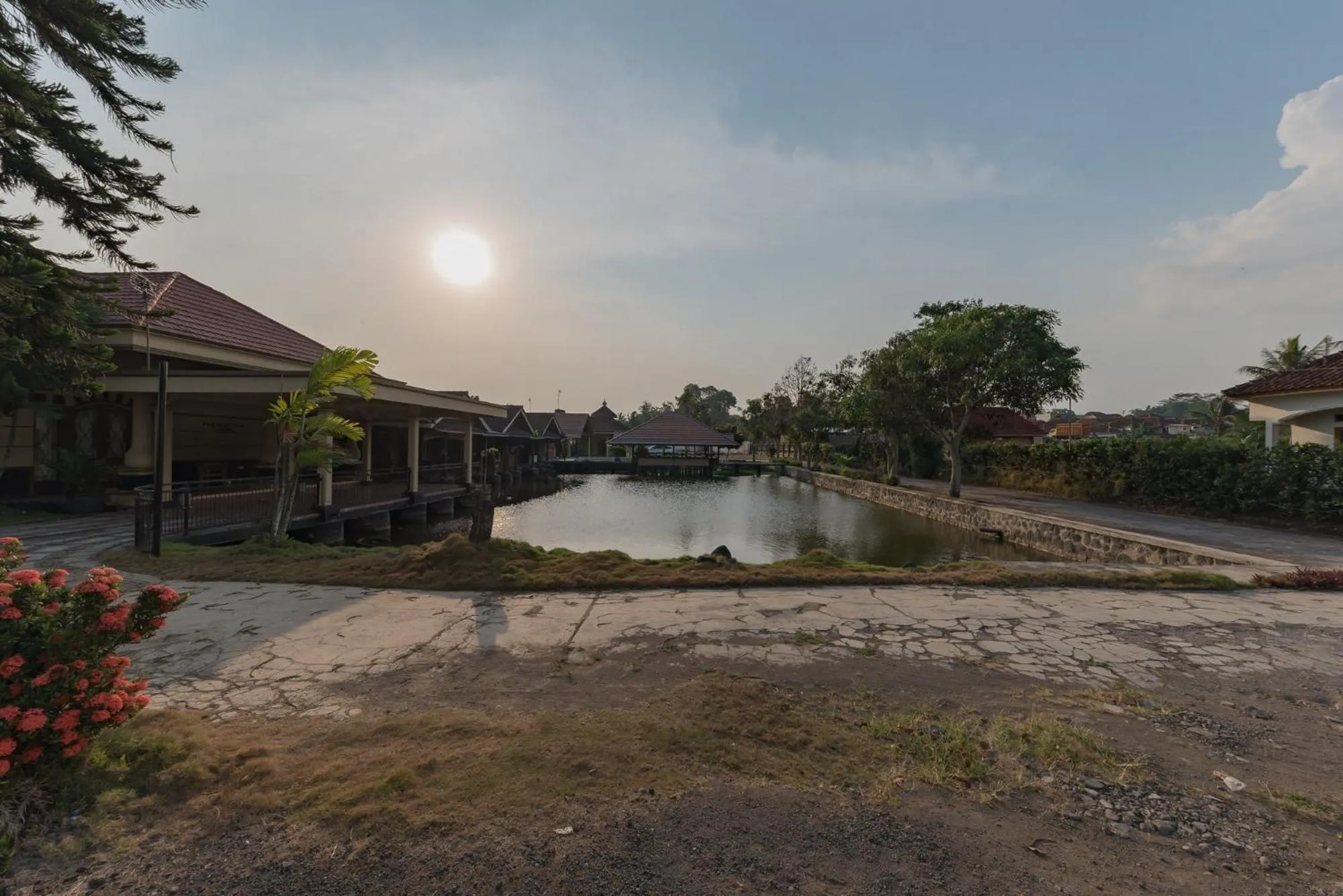 Property building in RedDoorz Syariah at Bumi Eyang Enin Homestay Tasikmalaya