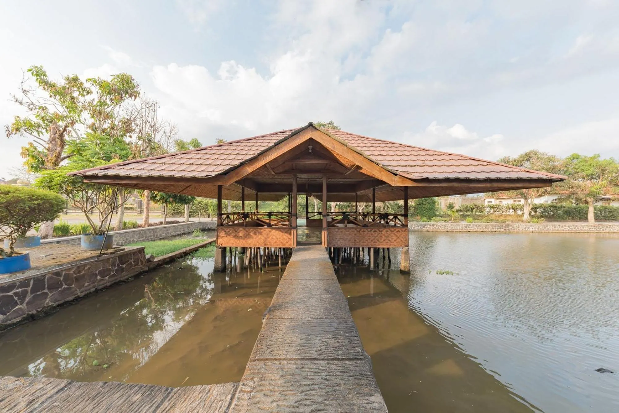 Property building in RedDoorz Syariah at Bumi Eyang Enin Homestay Tasikmalaya