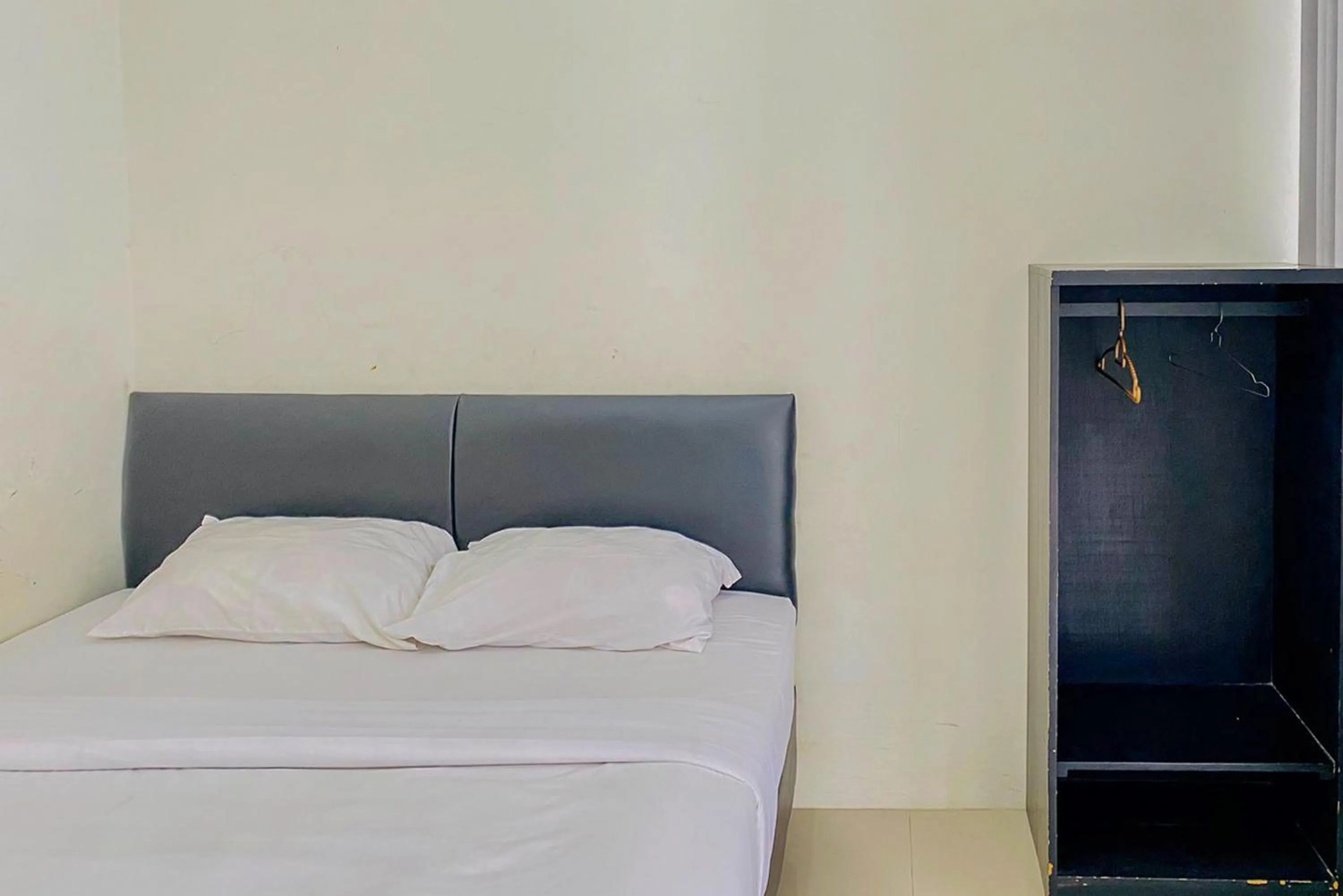 Bed in OYO 2798 Semeru Residence Syariah